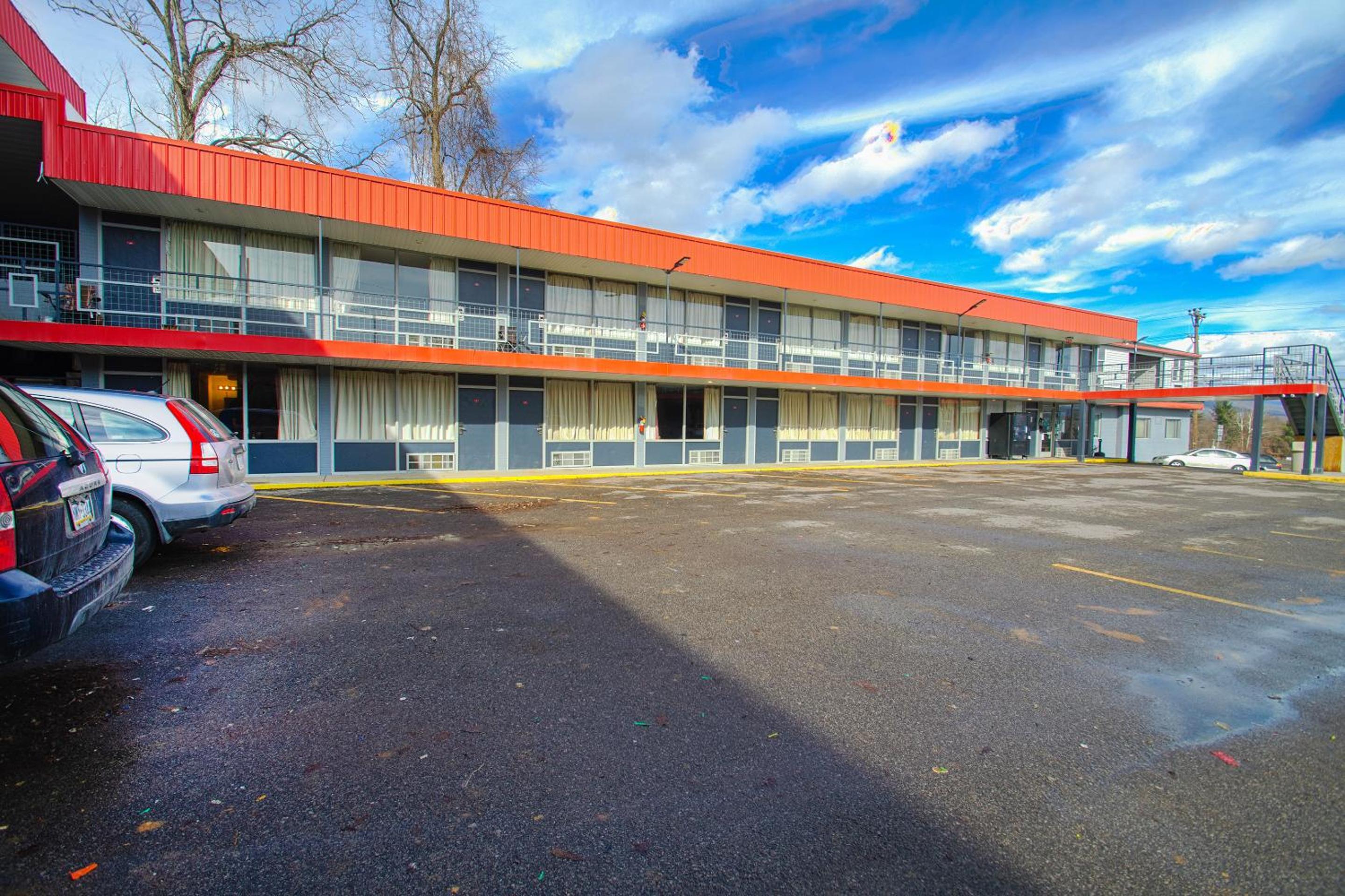 Holiday Lodge Virginia -Listing Partner