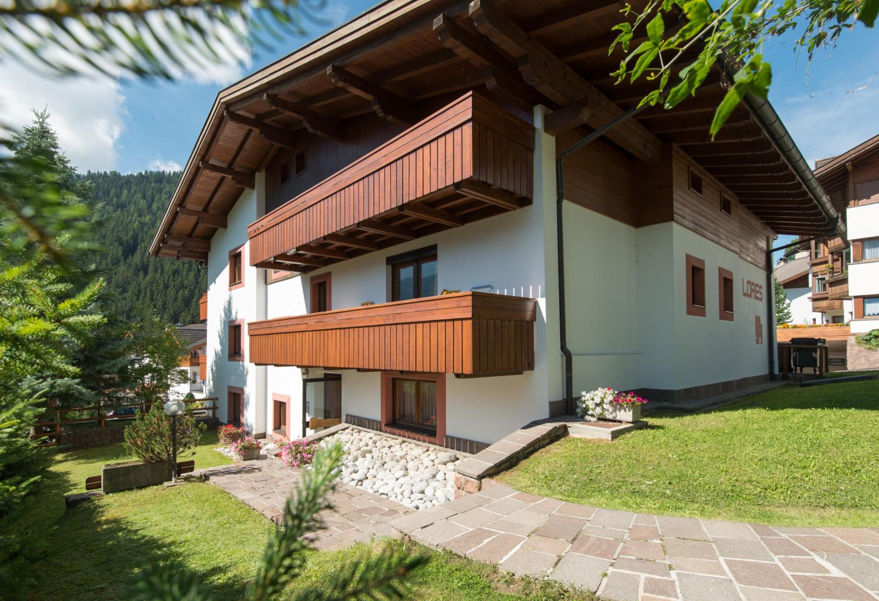 Apartments Lores