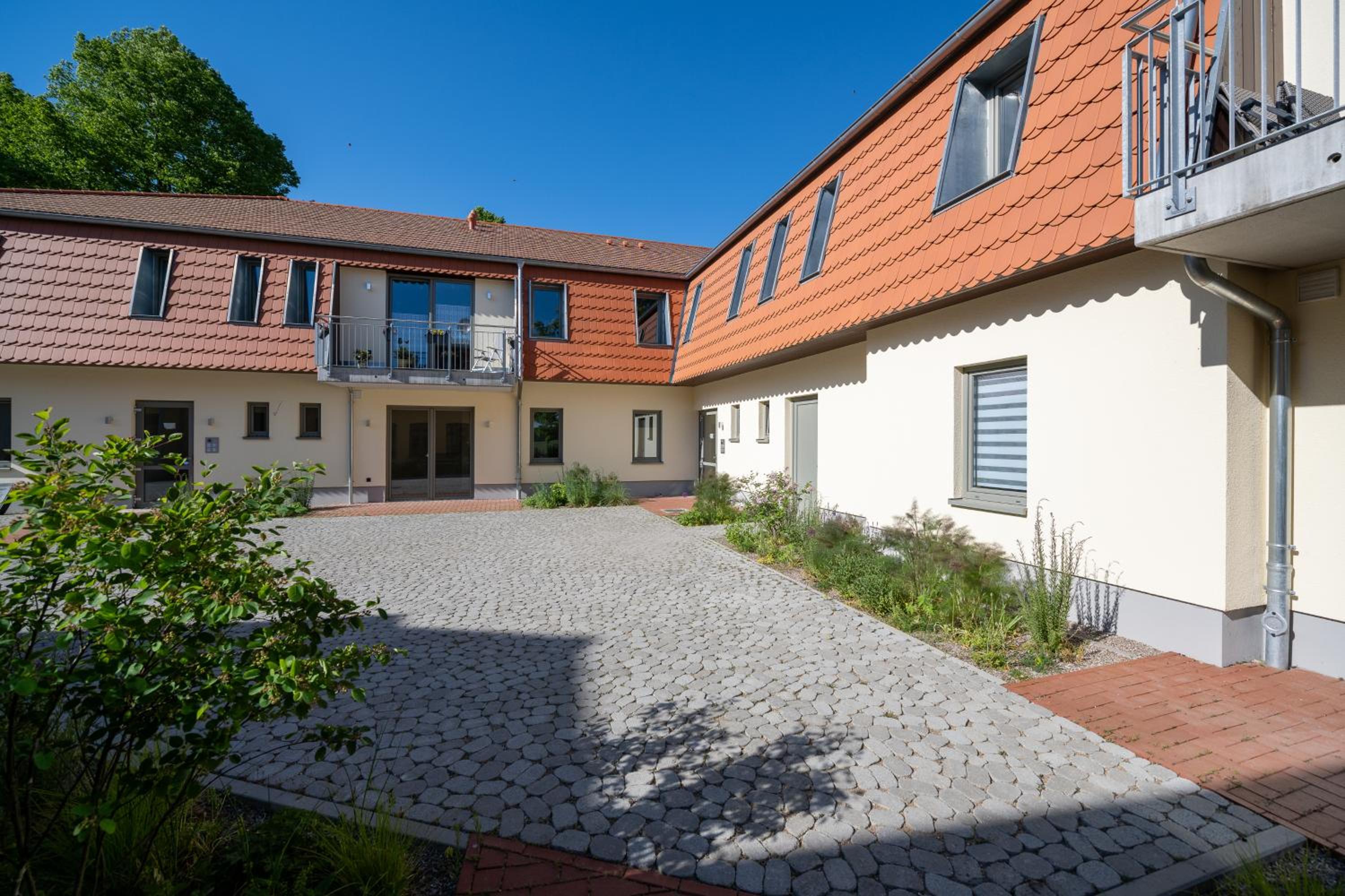 Ferienwohnungen - barrierefrei - im sanierten Gutshof