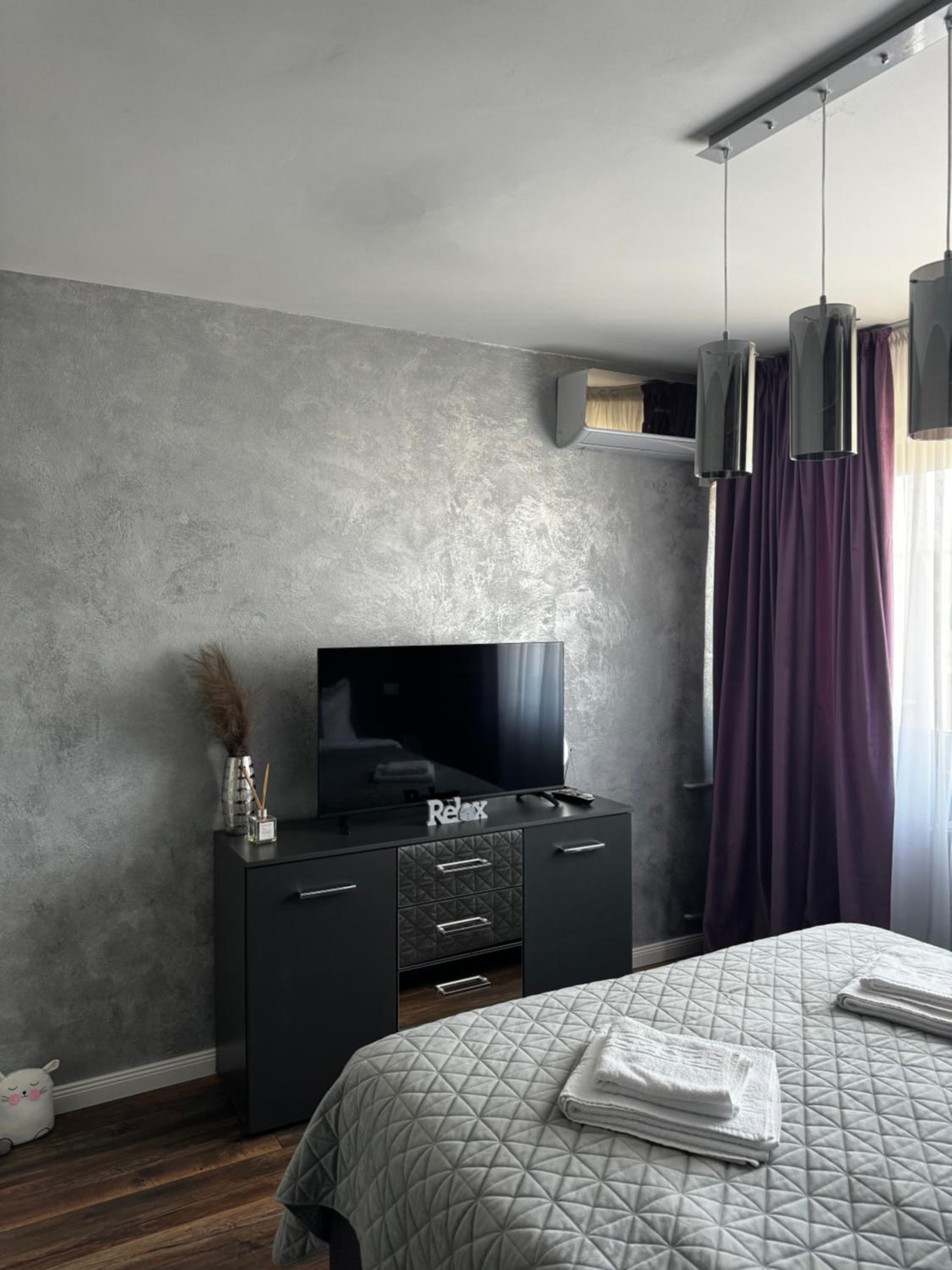 Lovely 2 Rooms apartment in the CENTER of the city view 2