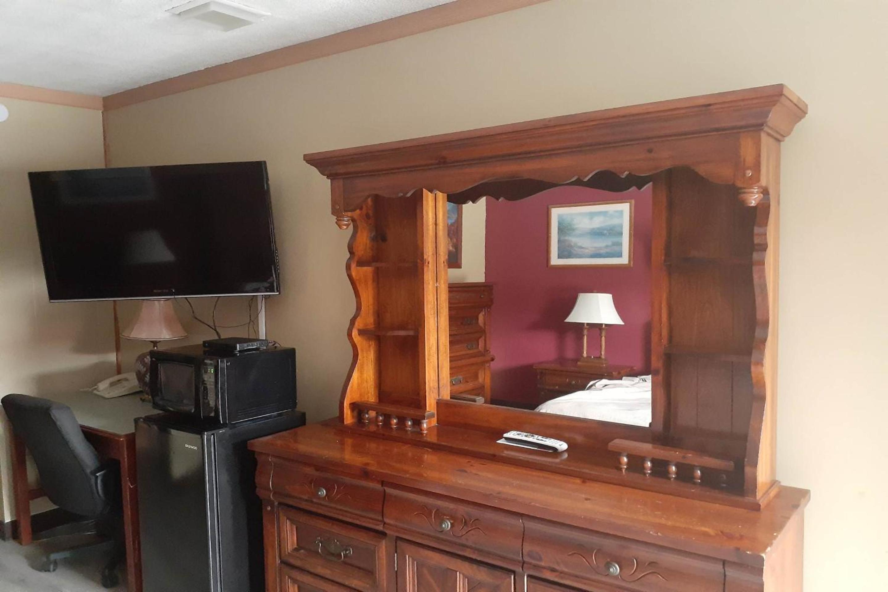 Holiday Lodge Virginia -Listing Partner