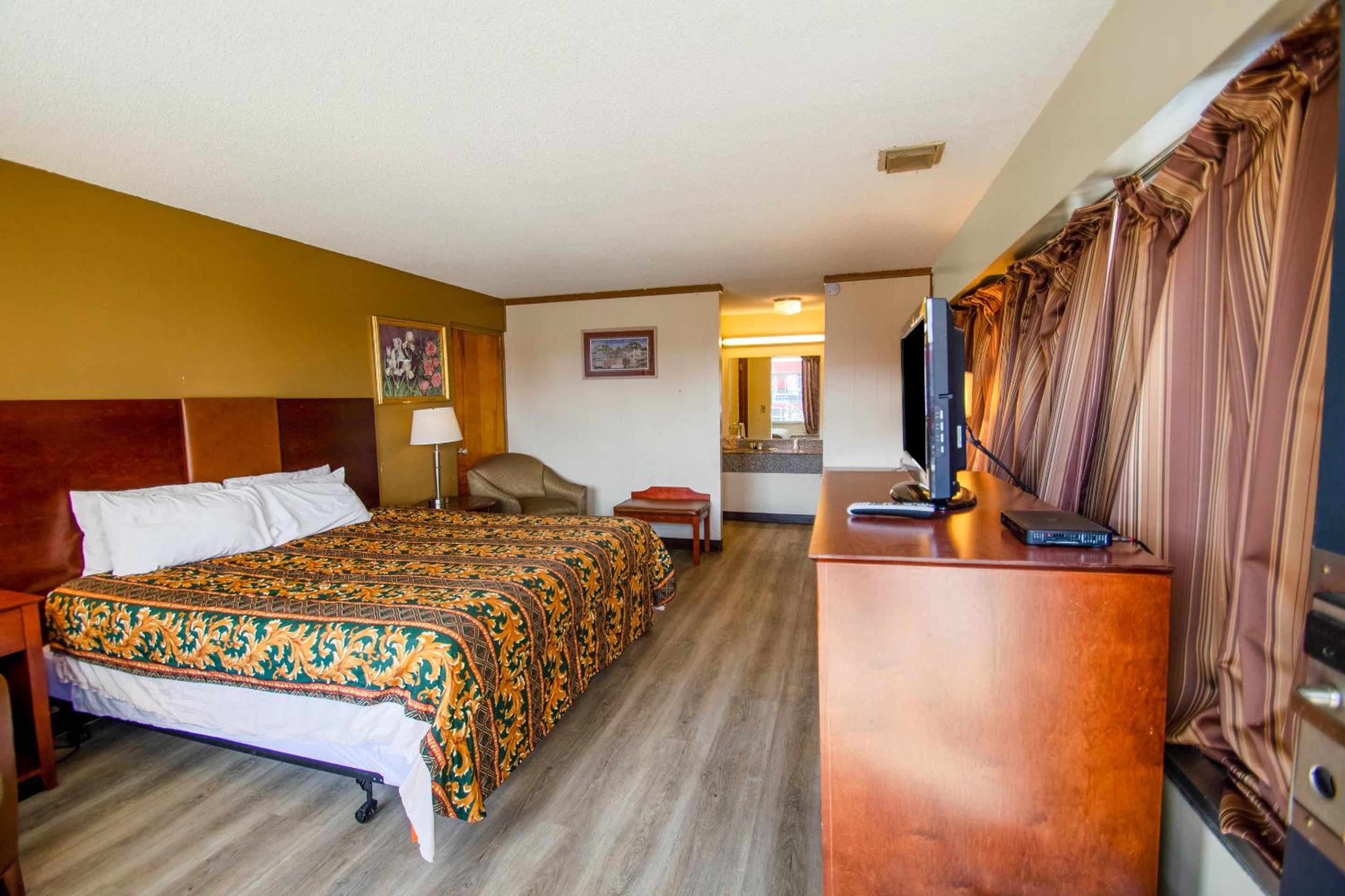 Holiday Lodge Virginia -Listing Partner