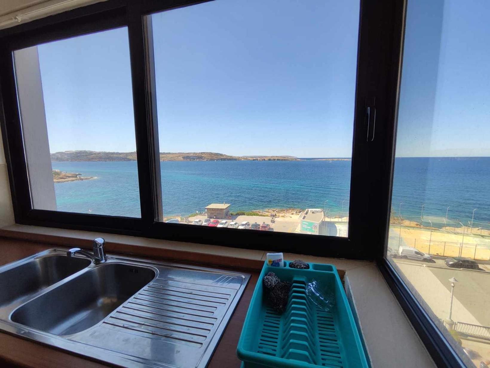 Bellagio Seafront Apartment photo 3