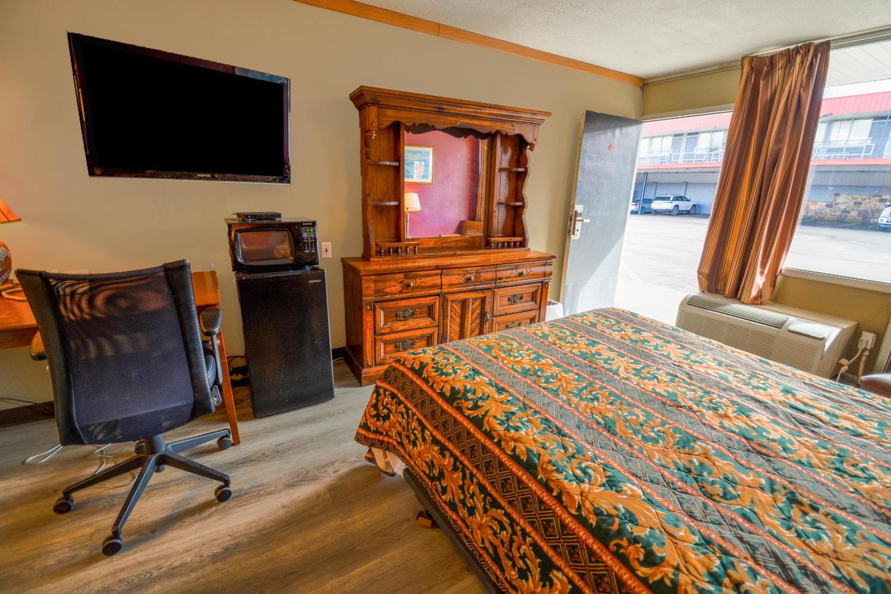 Holiday Lodge Virginia -Listing Partner