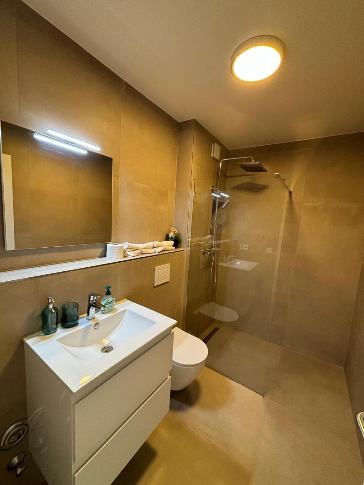 Charming Apartement Luxembourg City Center, Parking, Balcony view 5