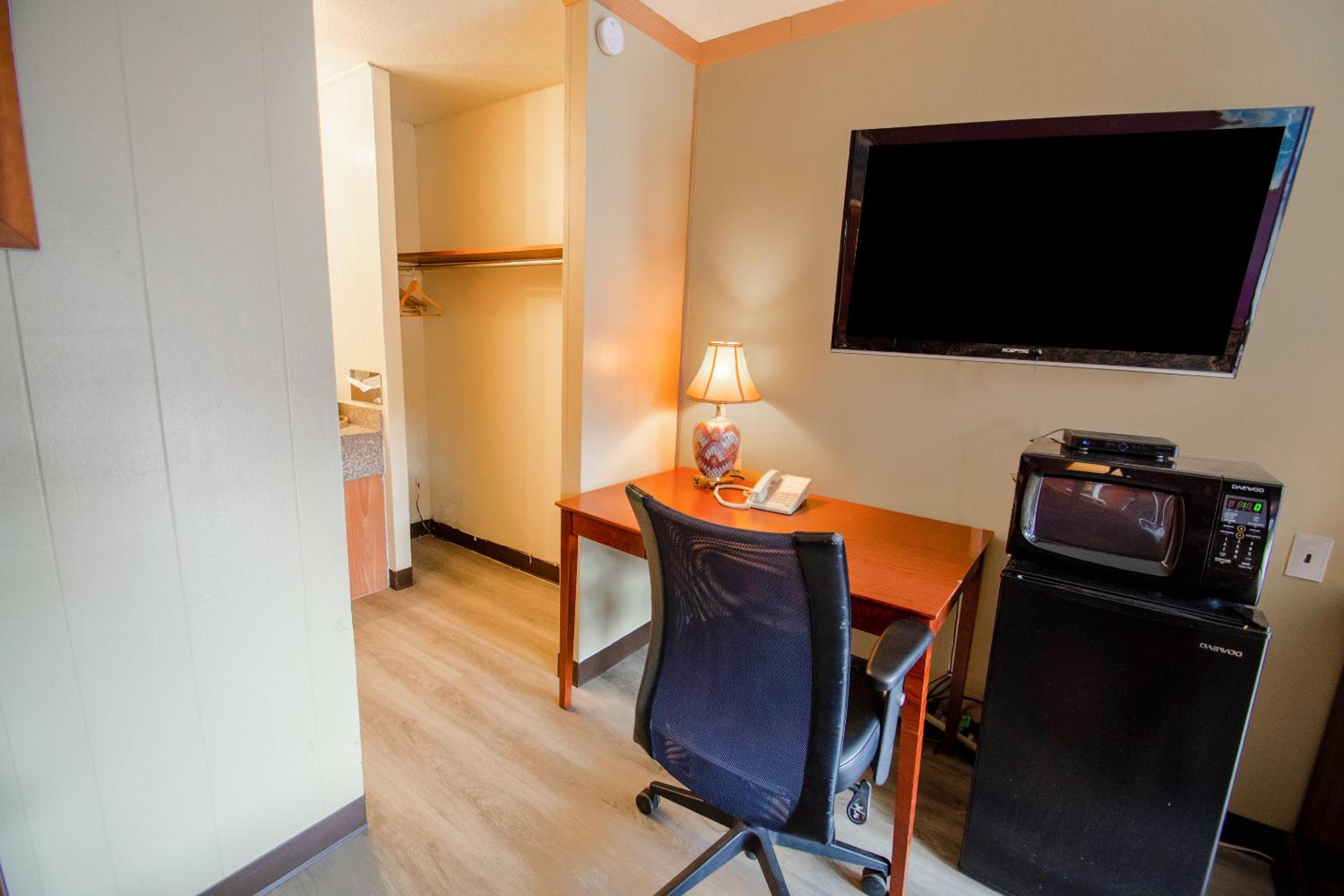 Holiday Lodge Virginia -Listing Partner