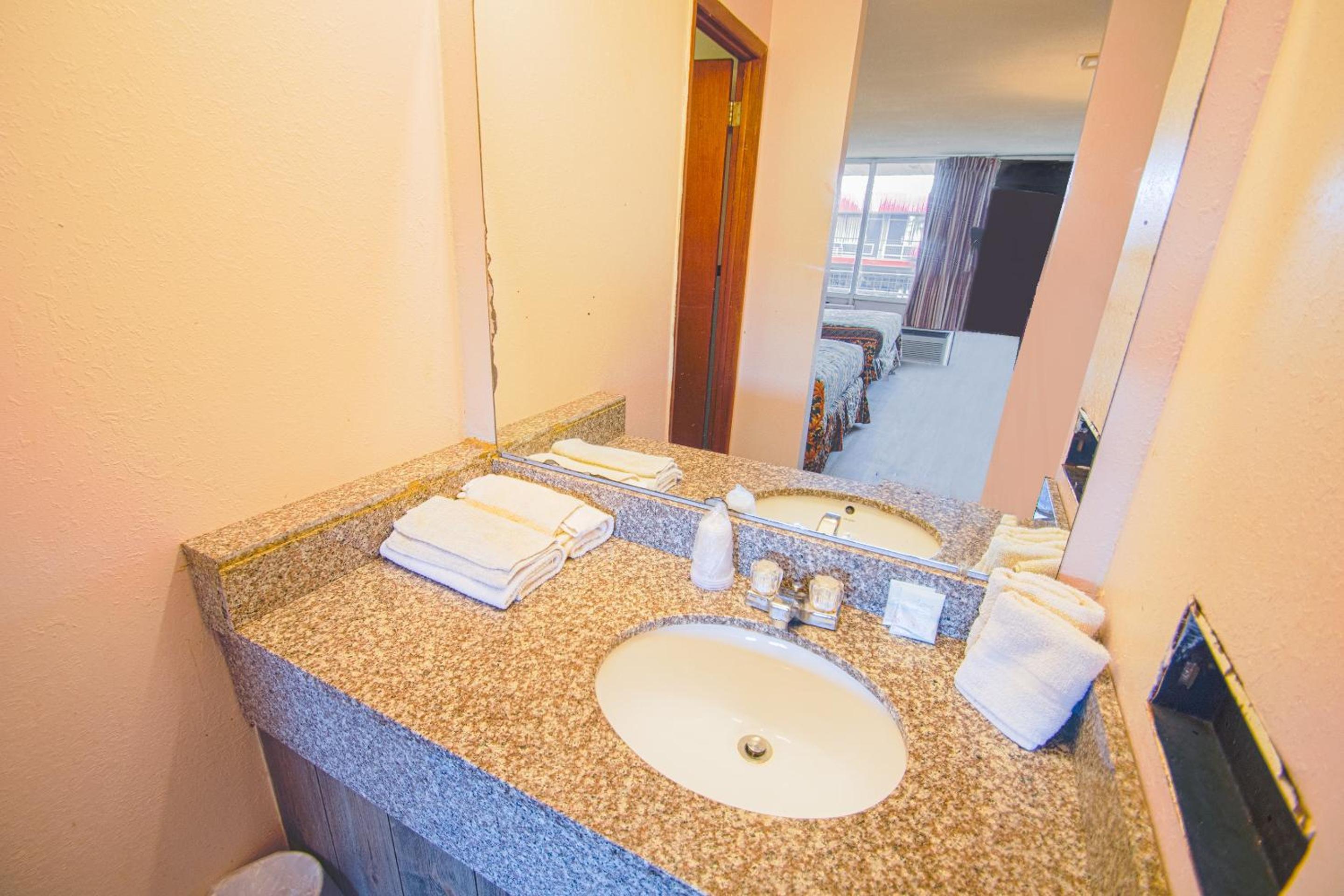 Holiday Lodge Virginia -Listing Partner