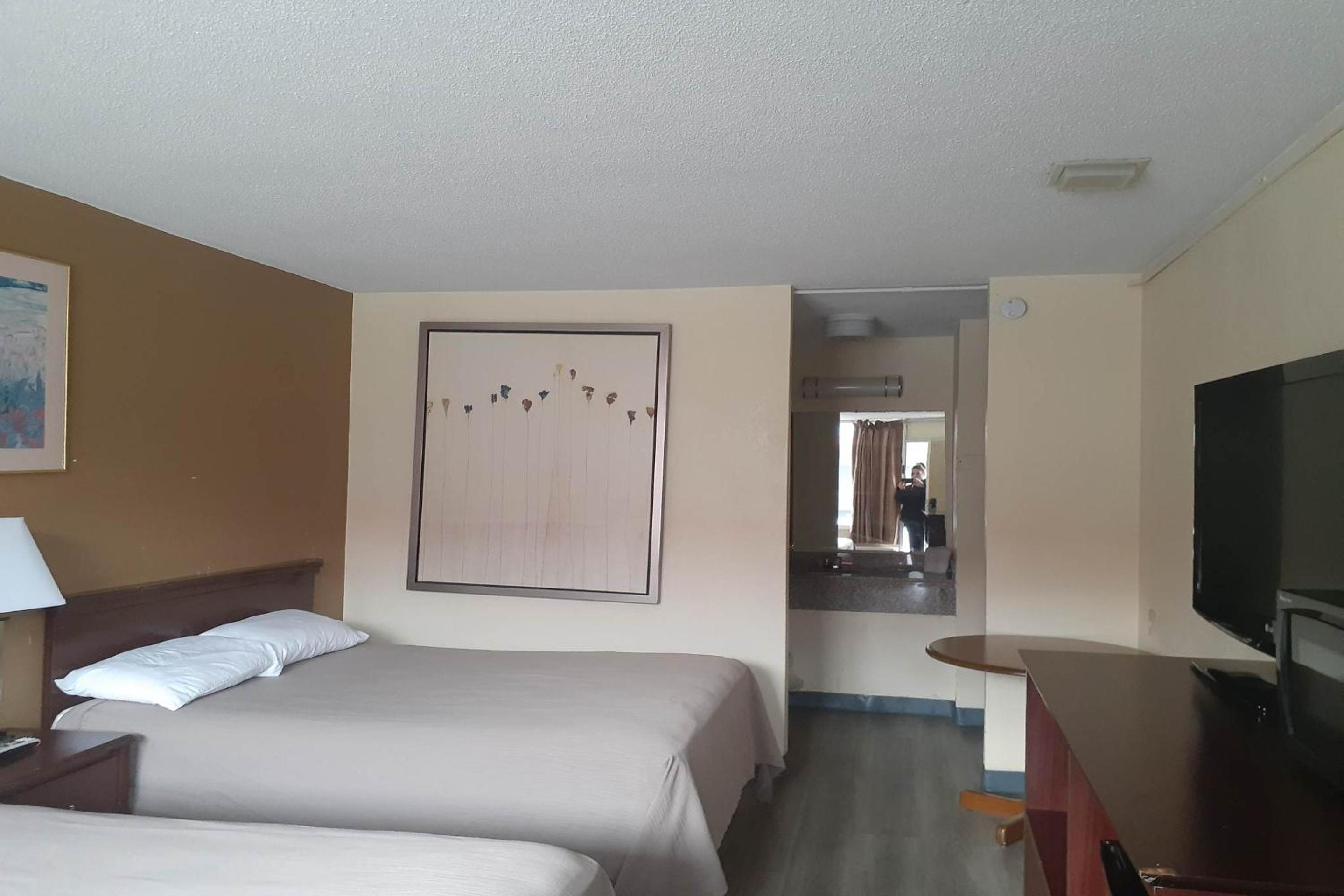 Holiday Lodge Virginia -Listing Partner