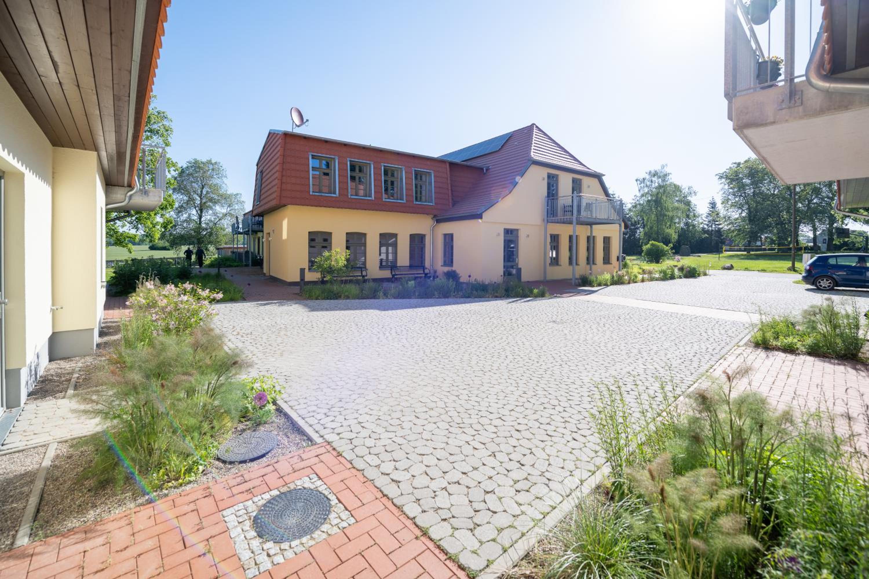 Ferienwohnungen - barrierefrei - im sanierten Gutshof