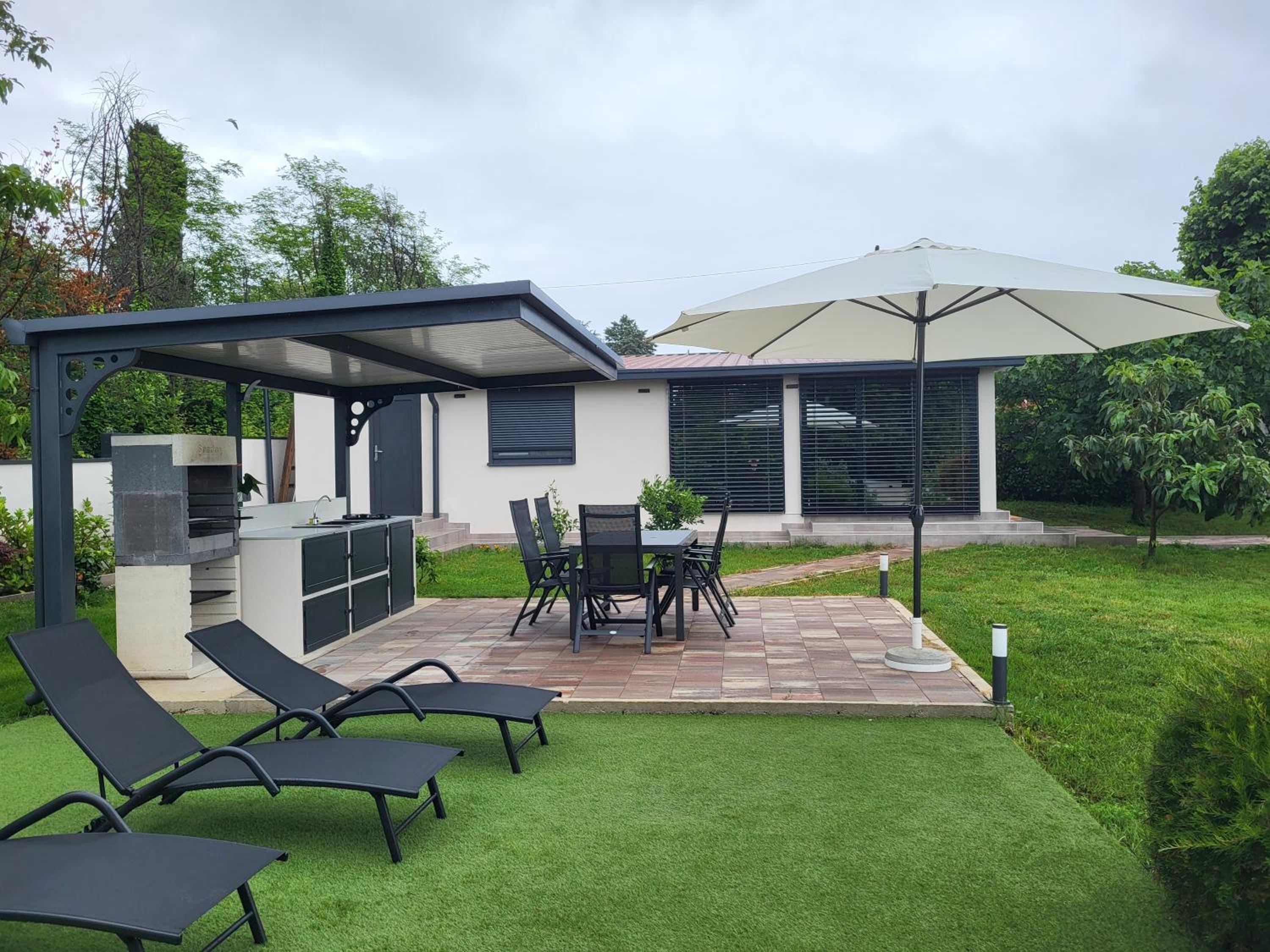Guest House Tika view 4