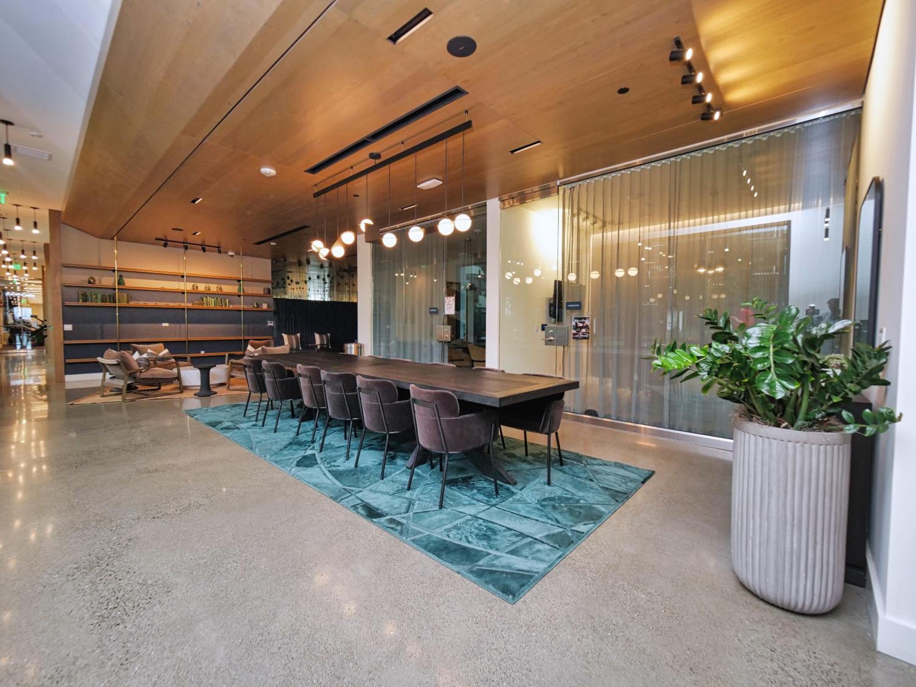Lovely Brand-New Studio Suite w-Rooftop Deck, Free Parking and Fitness Center view 4