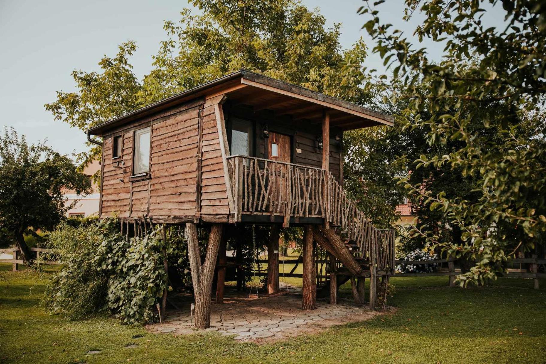 Hotel Treehouse Drevesna hiška Štrkovo gnezdo Ranč Jureš
