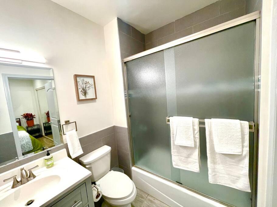 FuLLy LoAdeD ReSerVaTioN 3bed 2ba w Parking