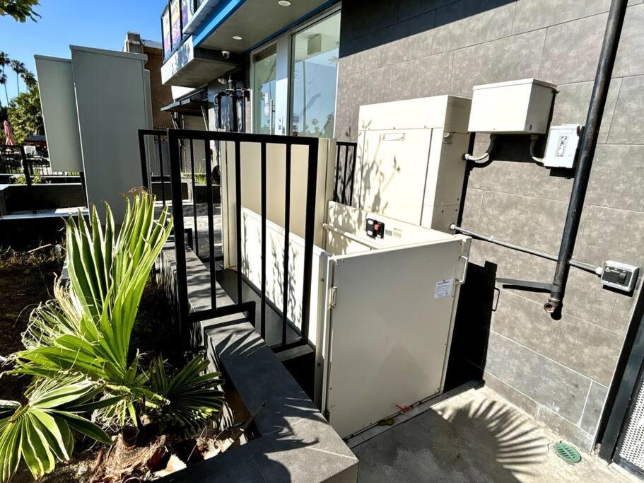 FuLLy LoAdeD ReSerVaTioN 3bed 2ba w Parking