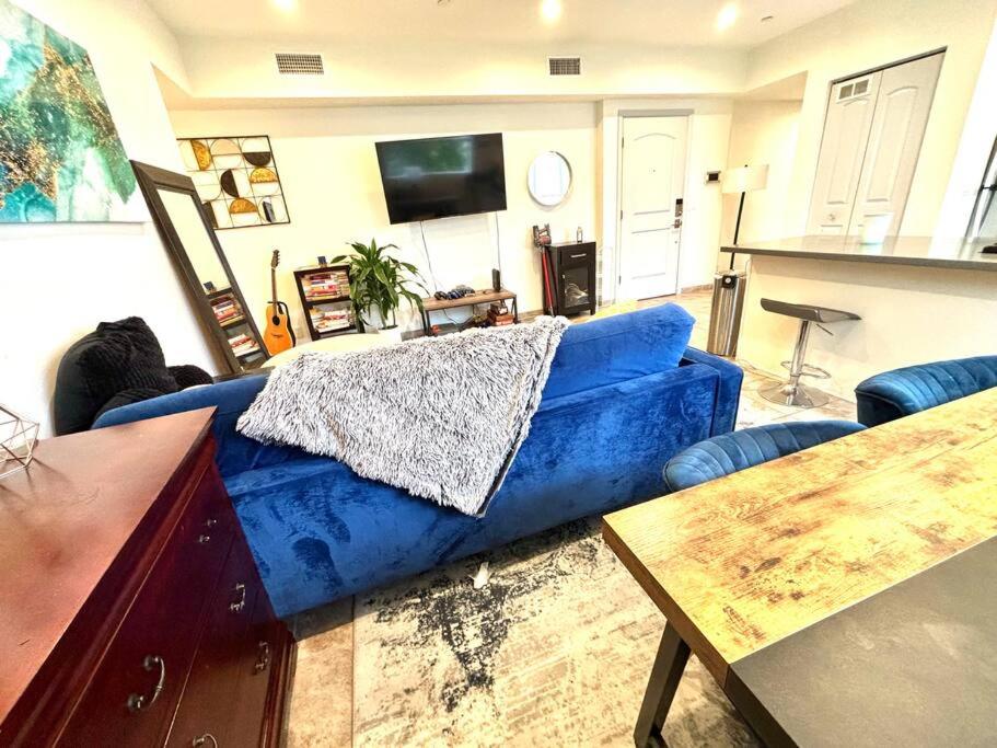 FuLLy LoAdeD ReSerVaTioN 3bed 2ba w Parking
