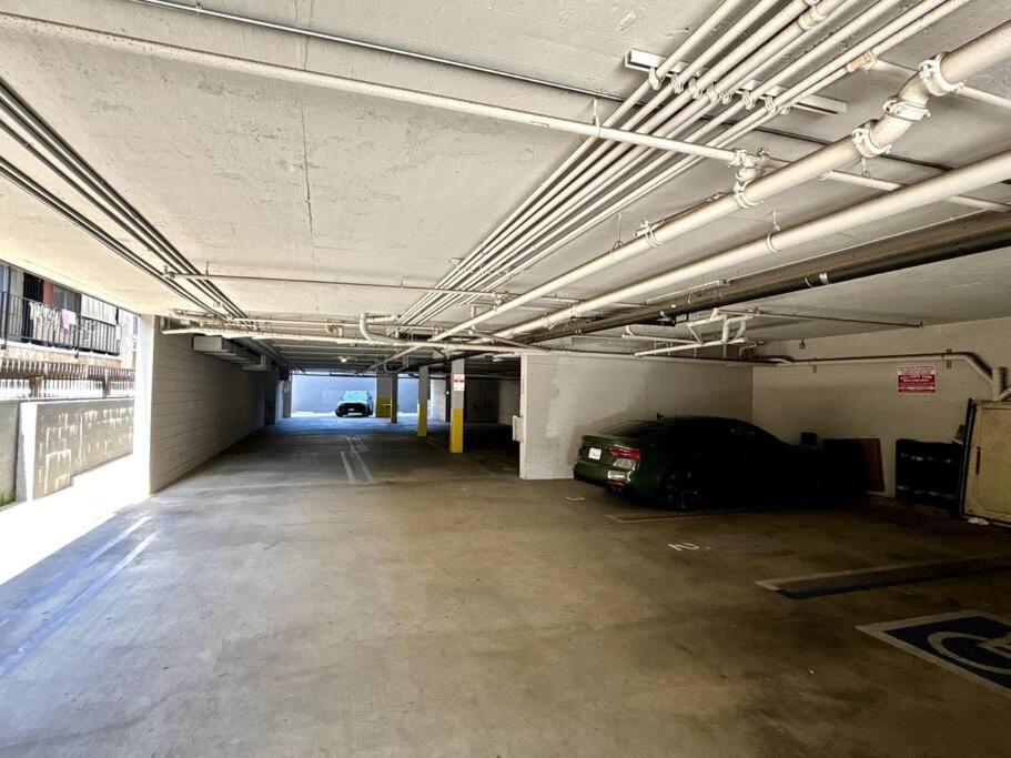 FuLLy LoAdeD ReSerVaTioN 3bed 2ba w Parking