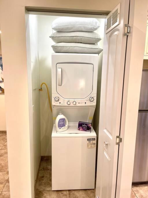 FuLLy LoAdeD ReSerVaTioN 3bed 2ba w Parking