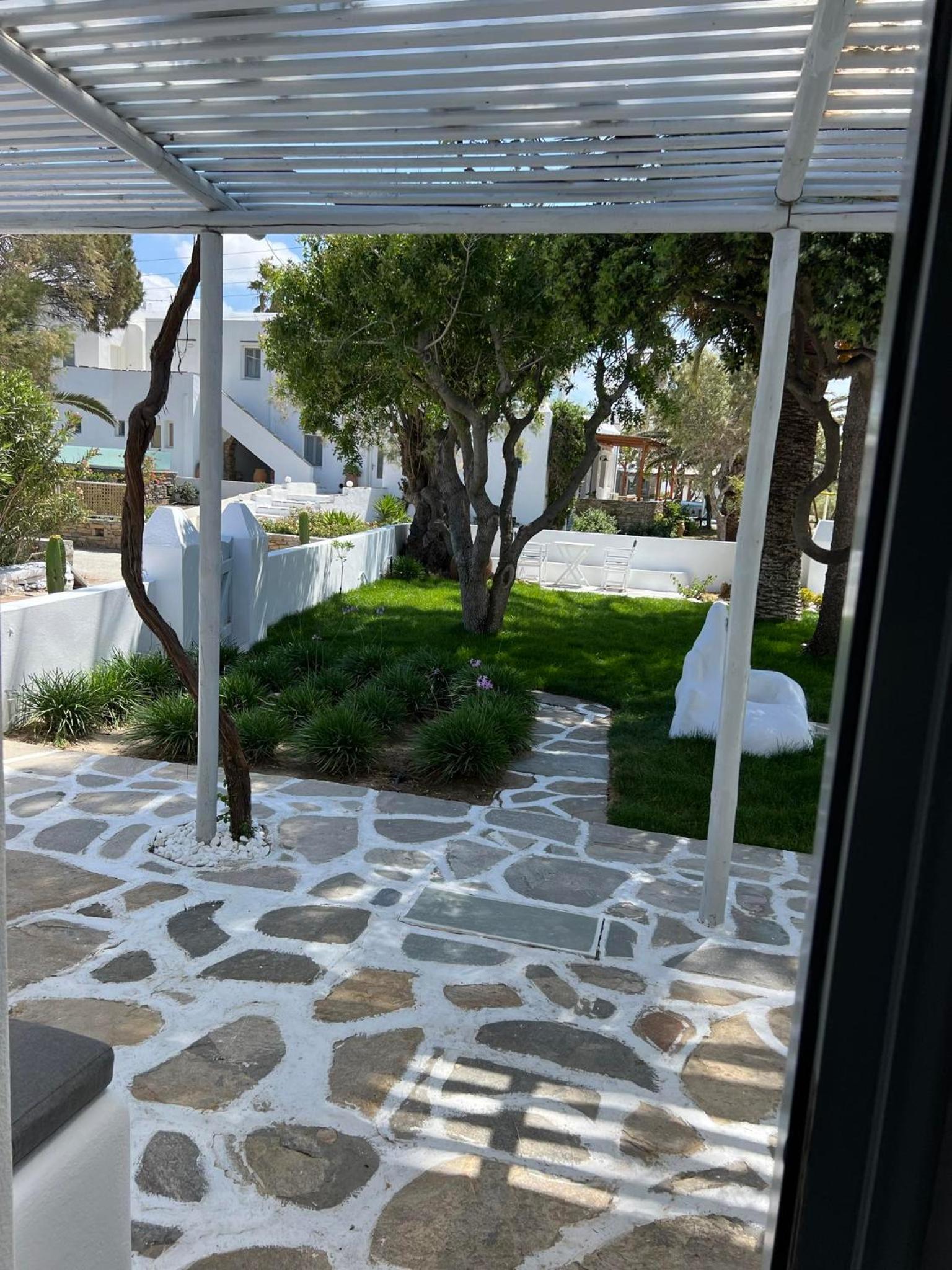 Flisvos Beach Garden