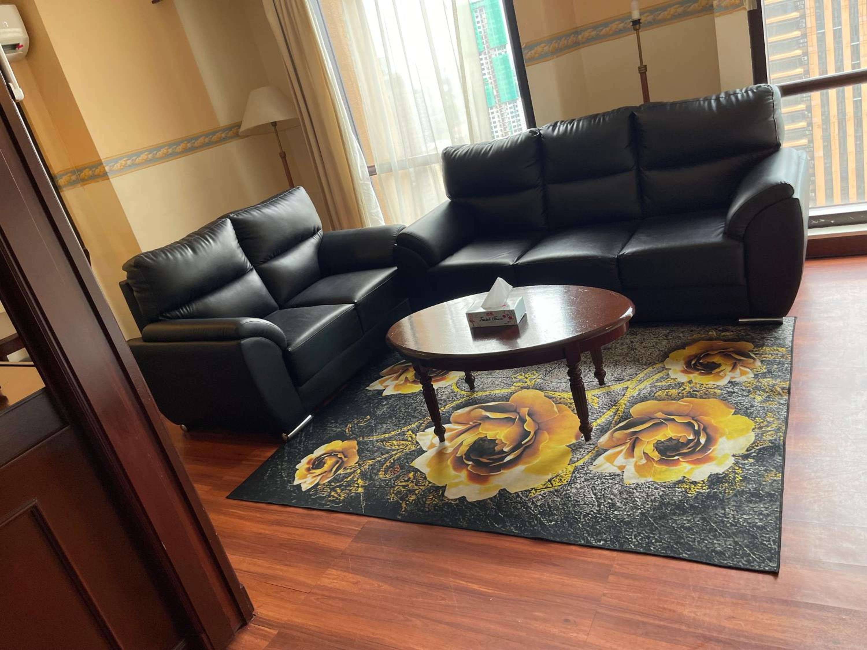 100 Service suites At Times Square KL
