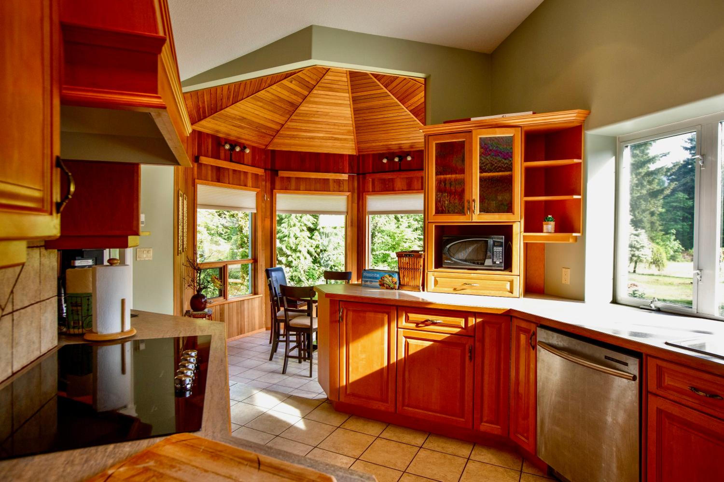 3-Hectare Grand Forest Estate - A Tranquil Hideaway