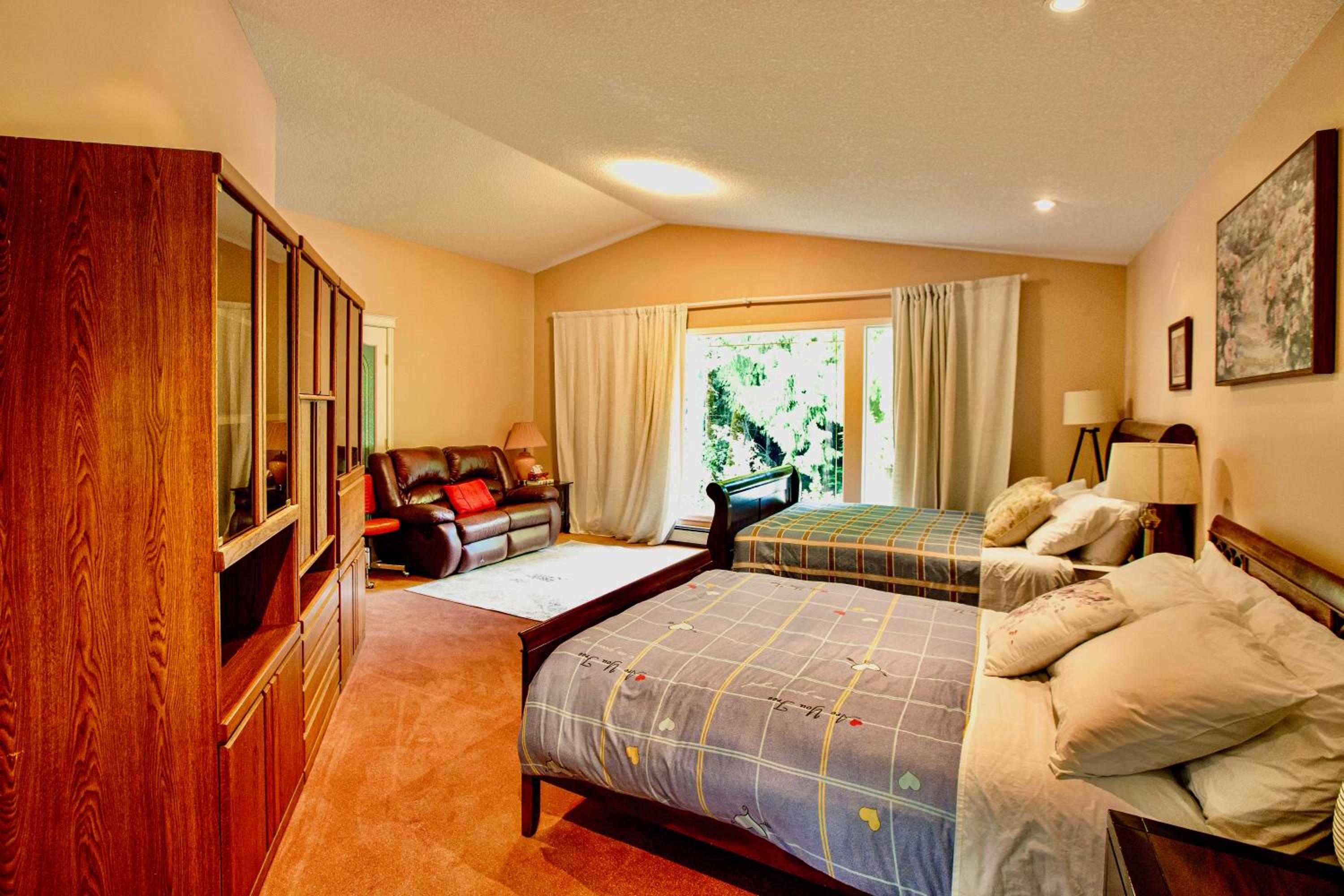 3-Hectare Grand Forest Estate - A Tranquil Hideaway