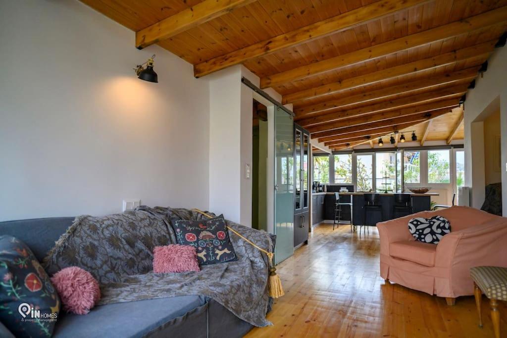 Rustic - Private Rooftop Garden & City View Studio in Egaleo-Athens