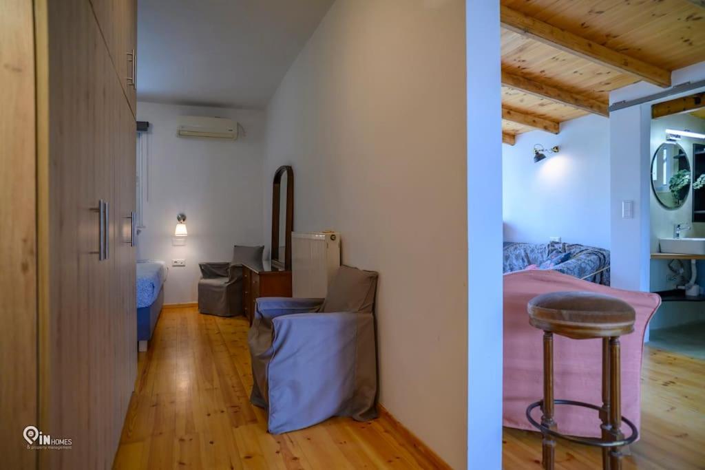 Rustic - Private Rooftop Garden & City View Studio in Egaleo-Athens