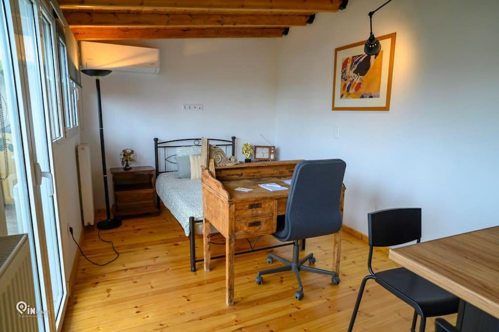 Rustic - Private Rooftop Garden & City View Studio in Egaleo-Athens