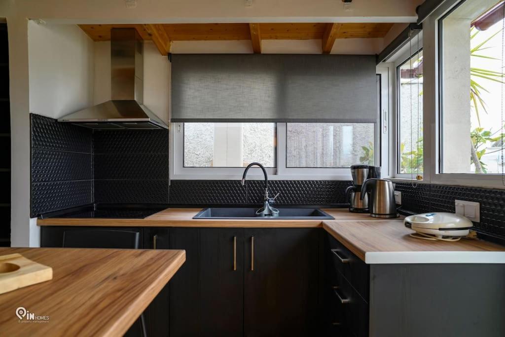 Rustic - Private Rooftop Garden & City View Studio in Egaleo-Athens