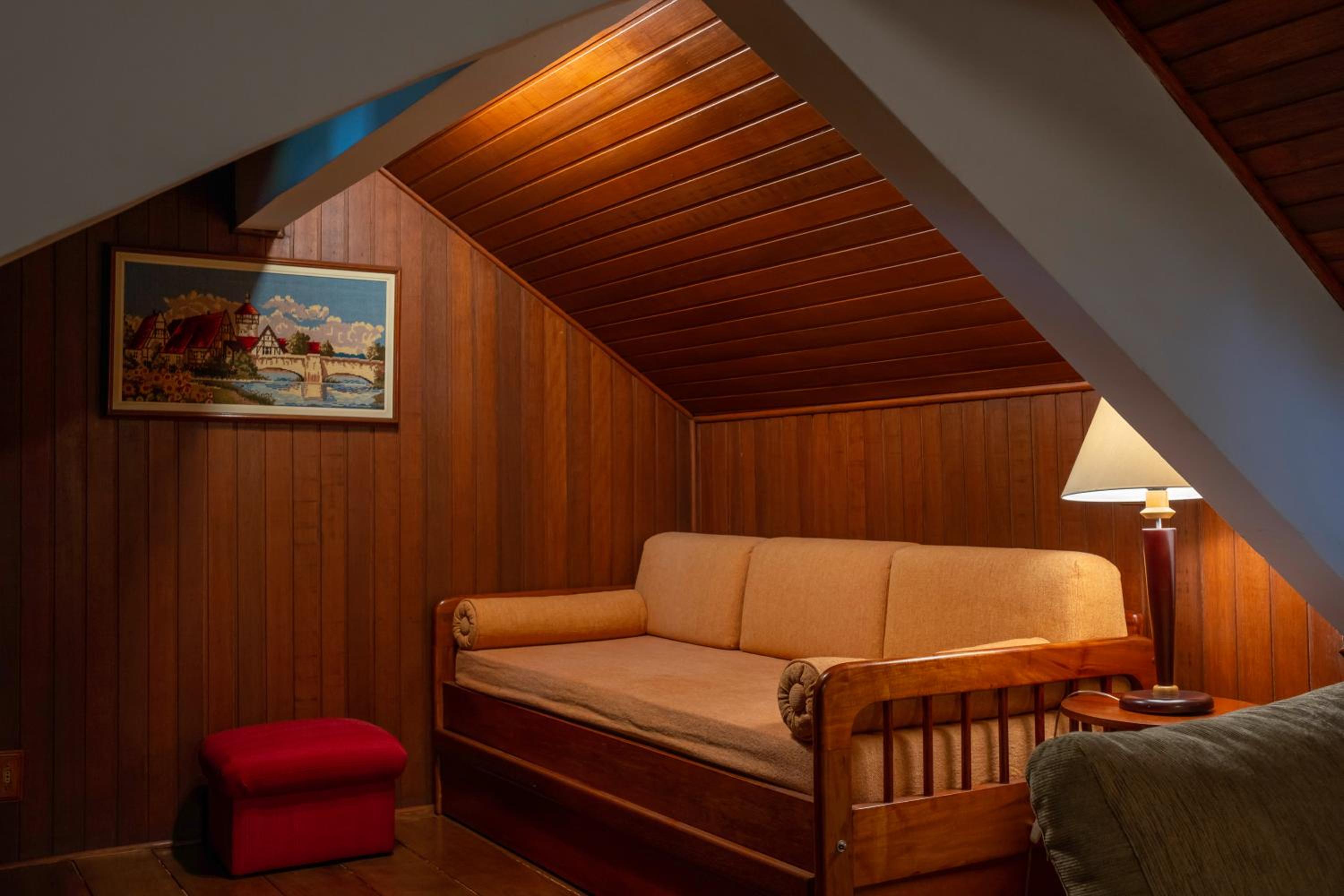 Espaço Inteiro - Apartamento Elegante e Cheio de Charme