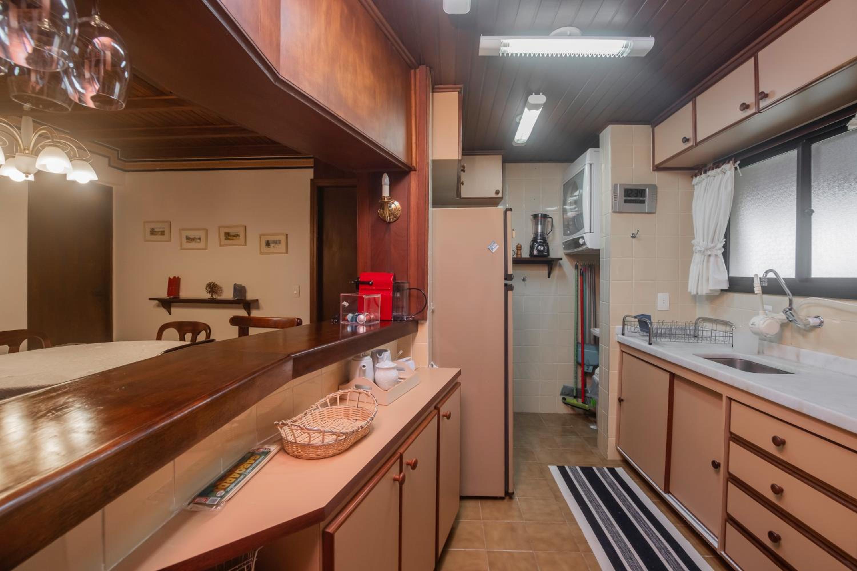 Espaço Inteiro - Apartamento Elegante e Cheio de Charme