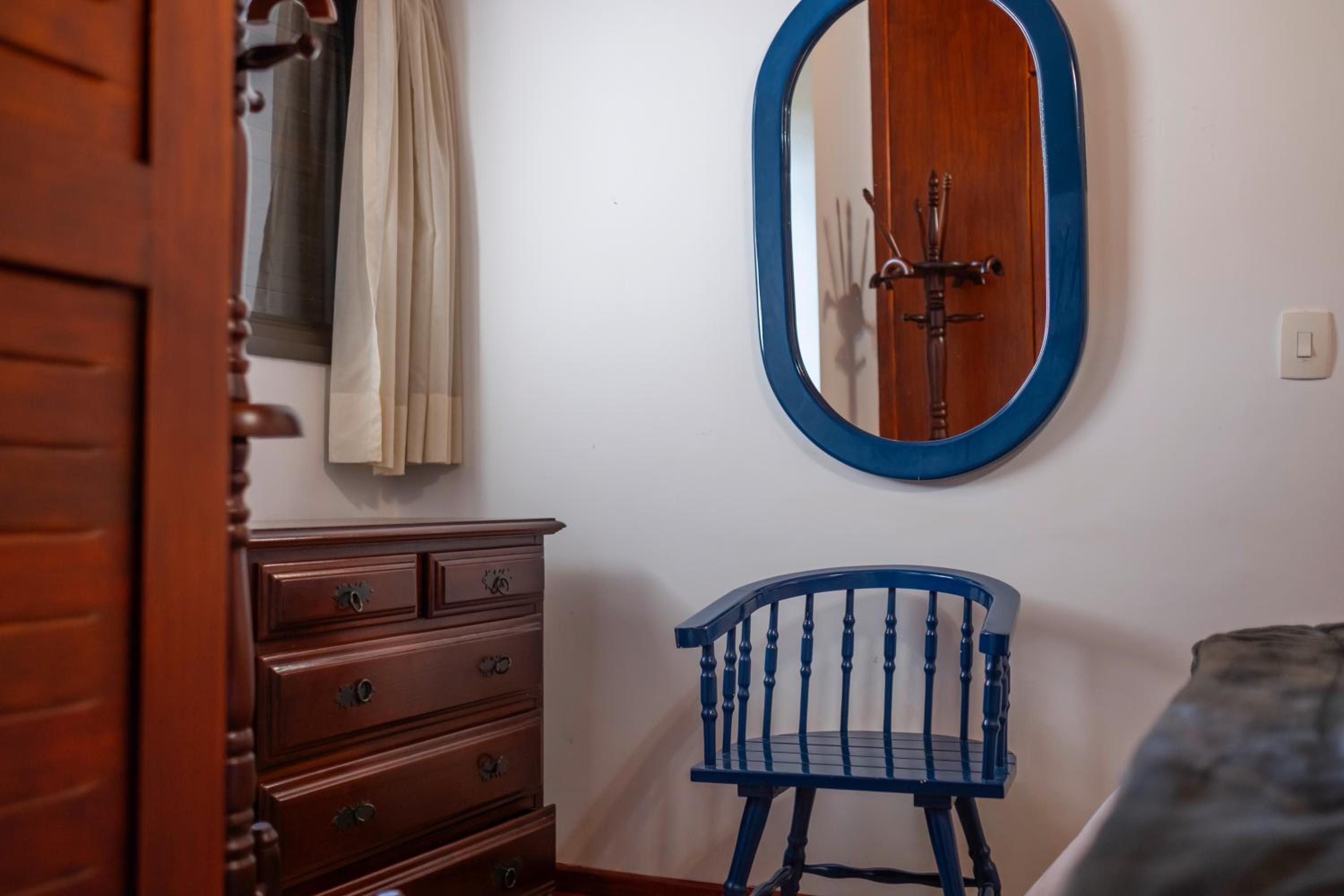 Espaço Inteiro - Apartamento Elegante e Cheio de Charme