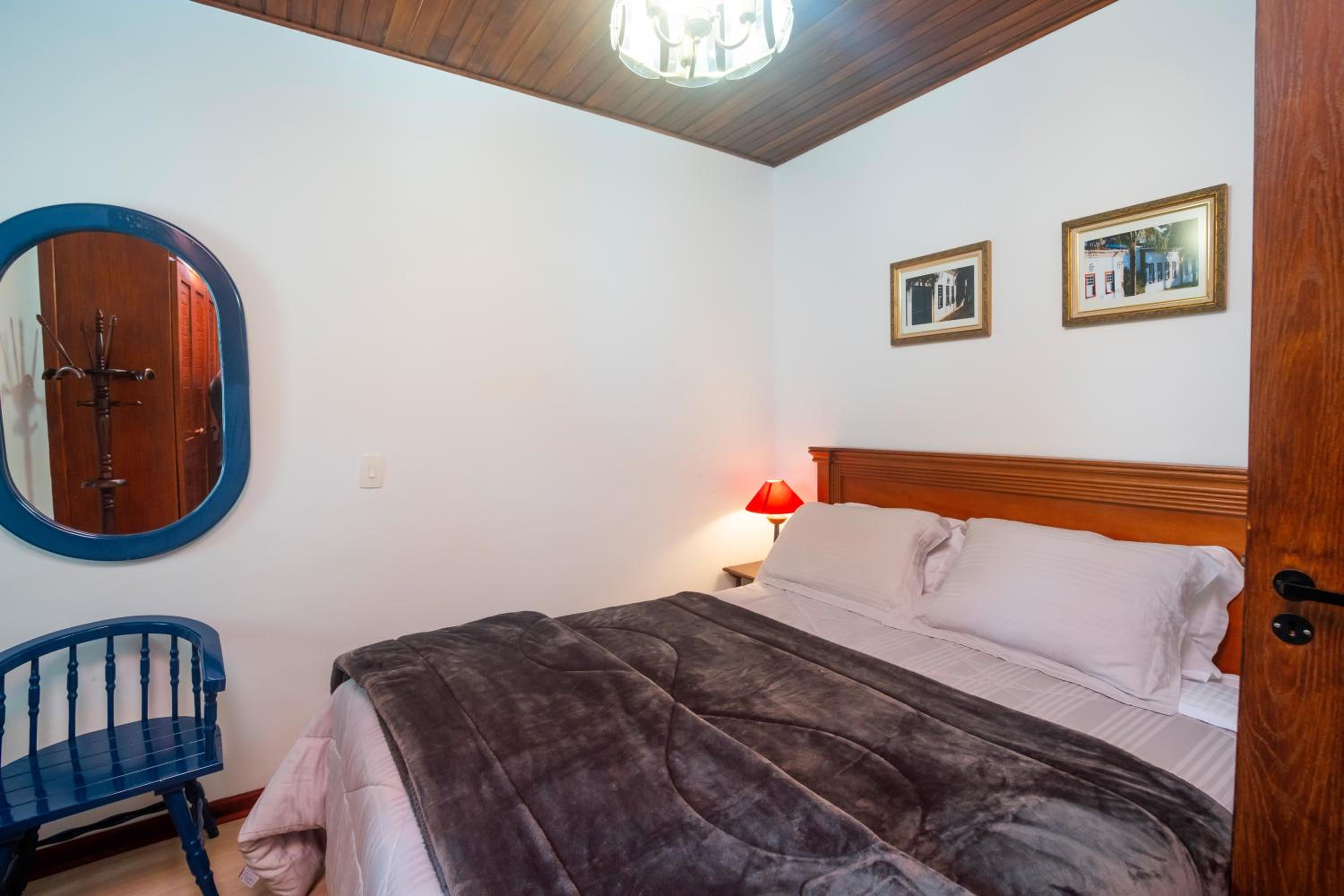 Espaço Inteiro - Apartamento Elegante e Cheio de Charme