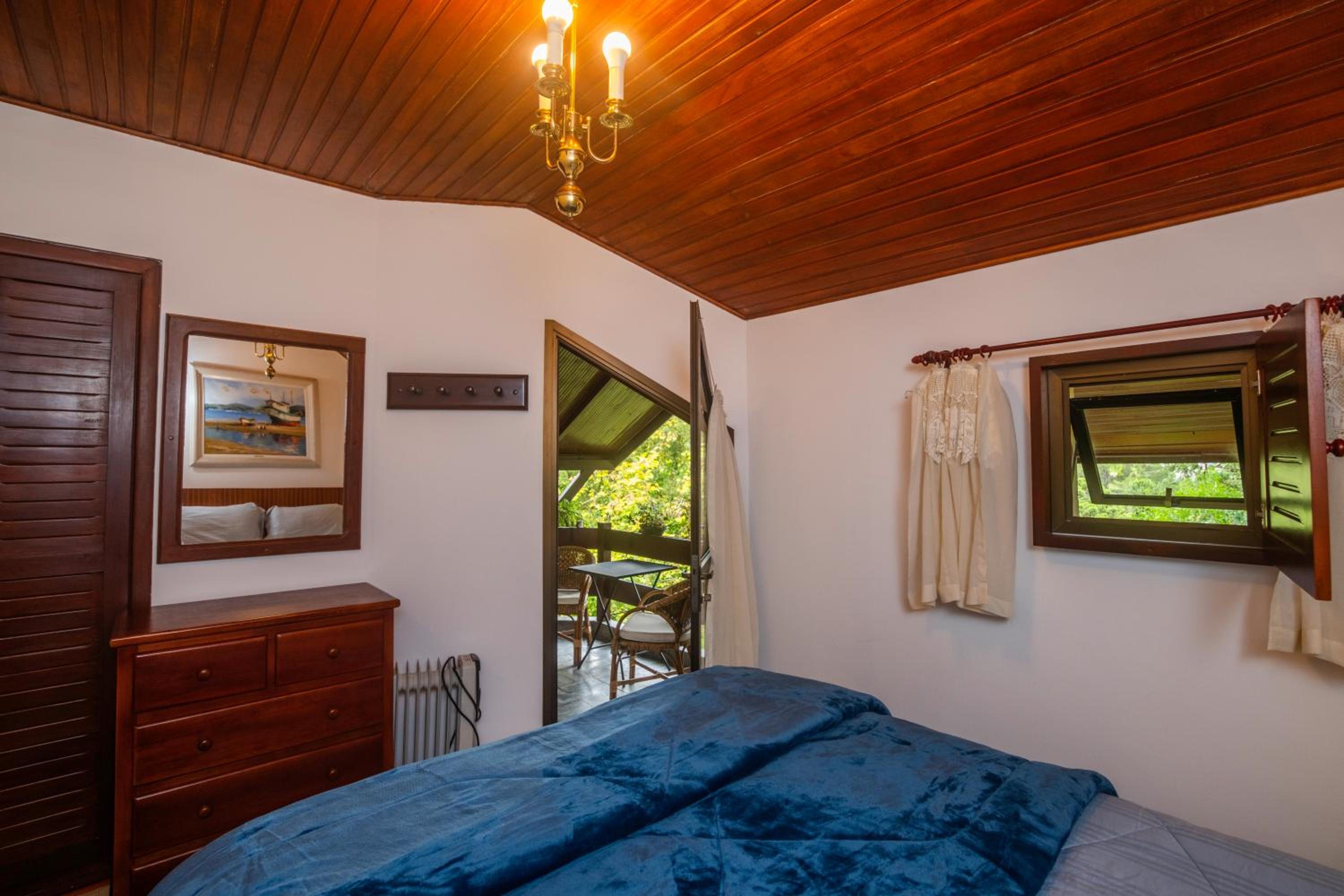 Espaço Inteiro - Apartamento Elegante e Cheio de Charme