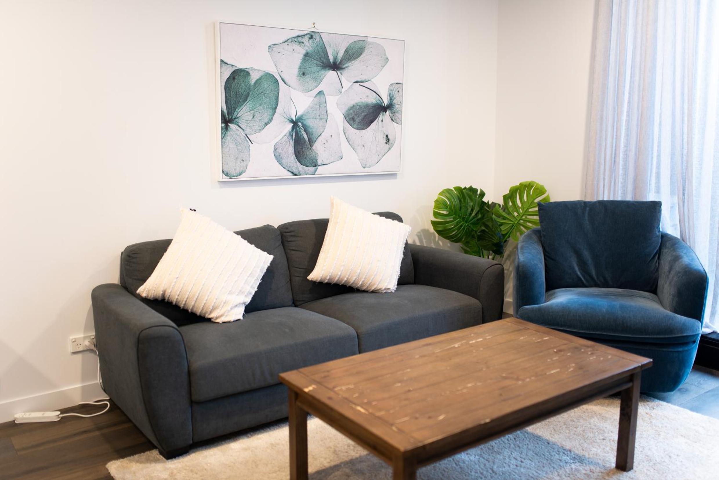 Apartment next to public station, BoxHill Central, 2 Bedrooms, free parking and wifi
