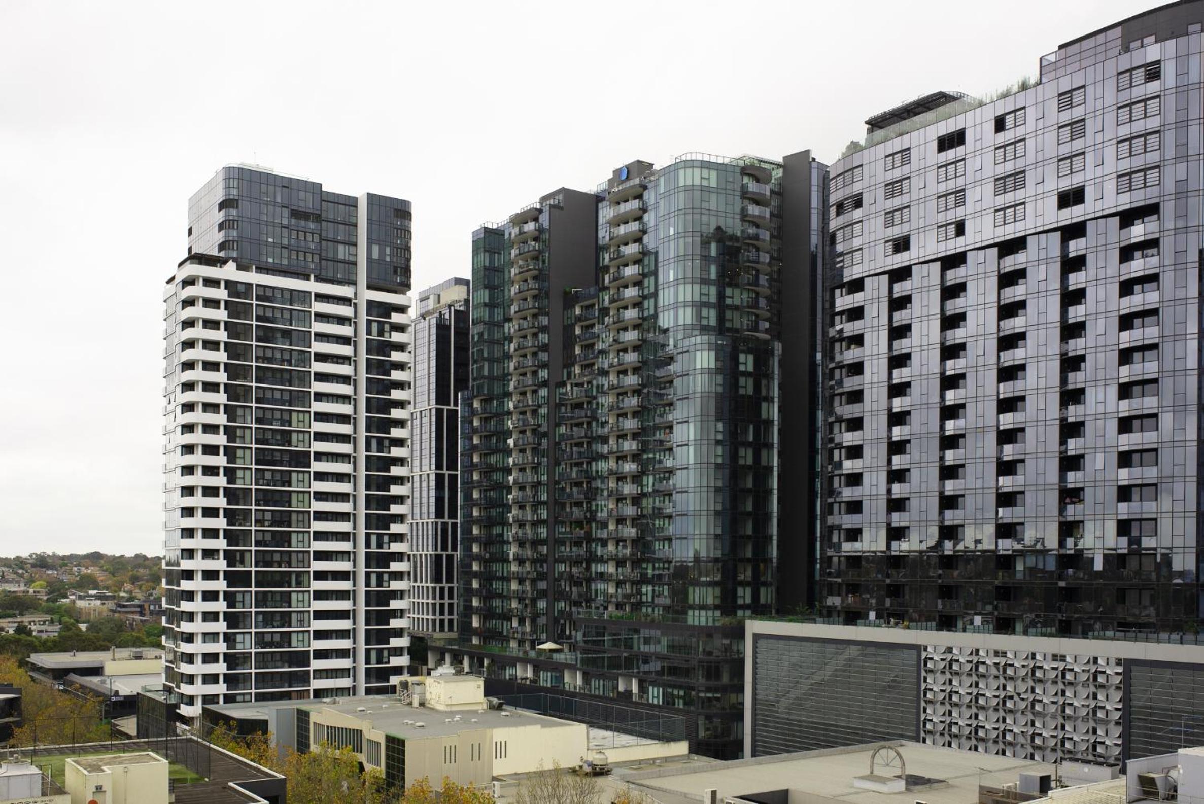 Apartment next to public station, BoxHill Central, 2 Bedrooms, free parking and wifi