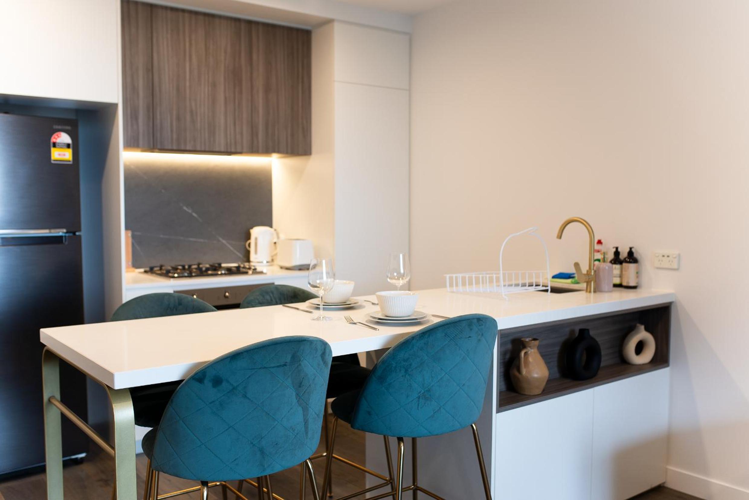 Apartment next to public station, BoxHill Central, 2 Bedrooms, free parking and wifi