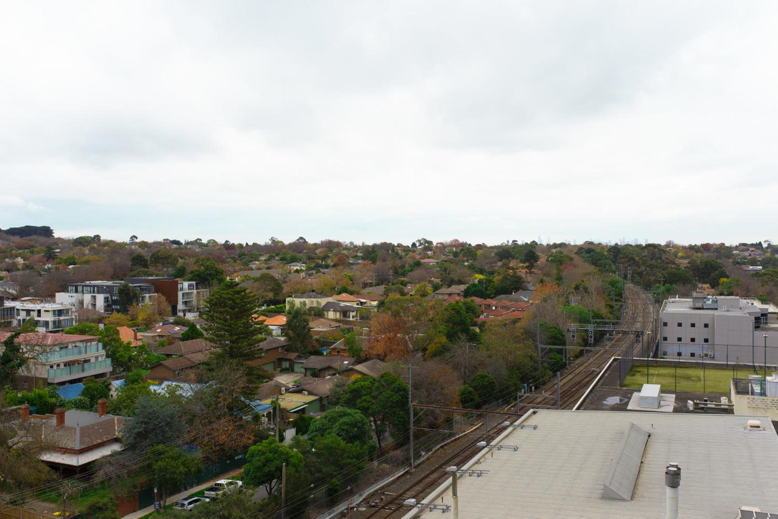 Apartment next to public station, BoxHill Central, 2 Bedrooms, free parking and wifi