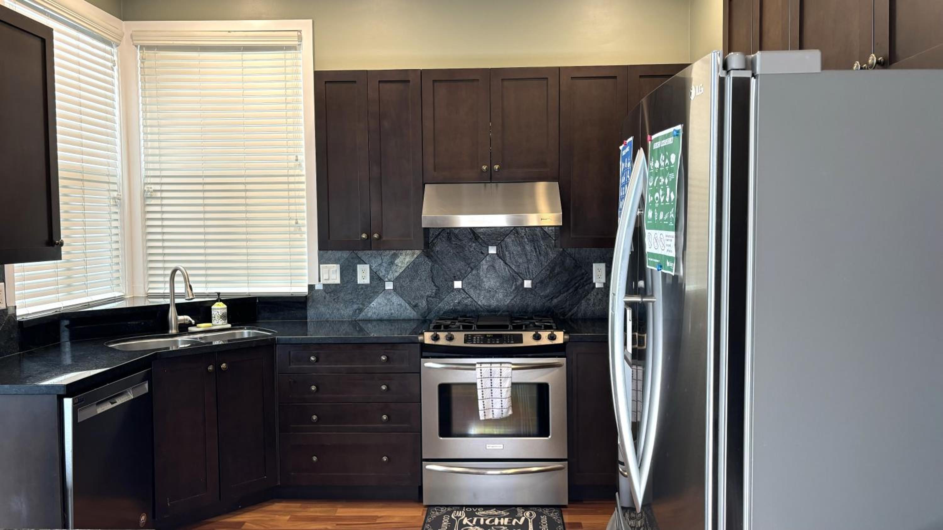 Metropolitan Dream Stay with Saltwater Pool and Hot Tub