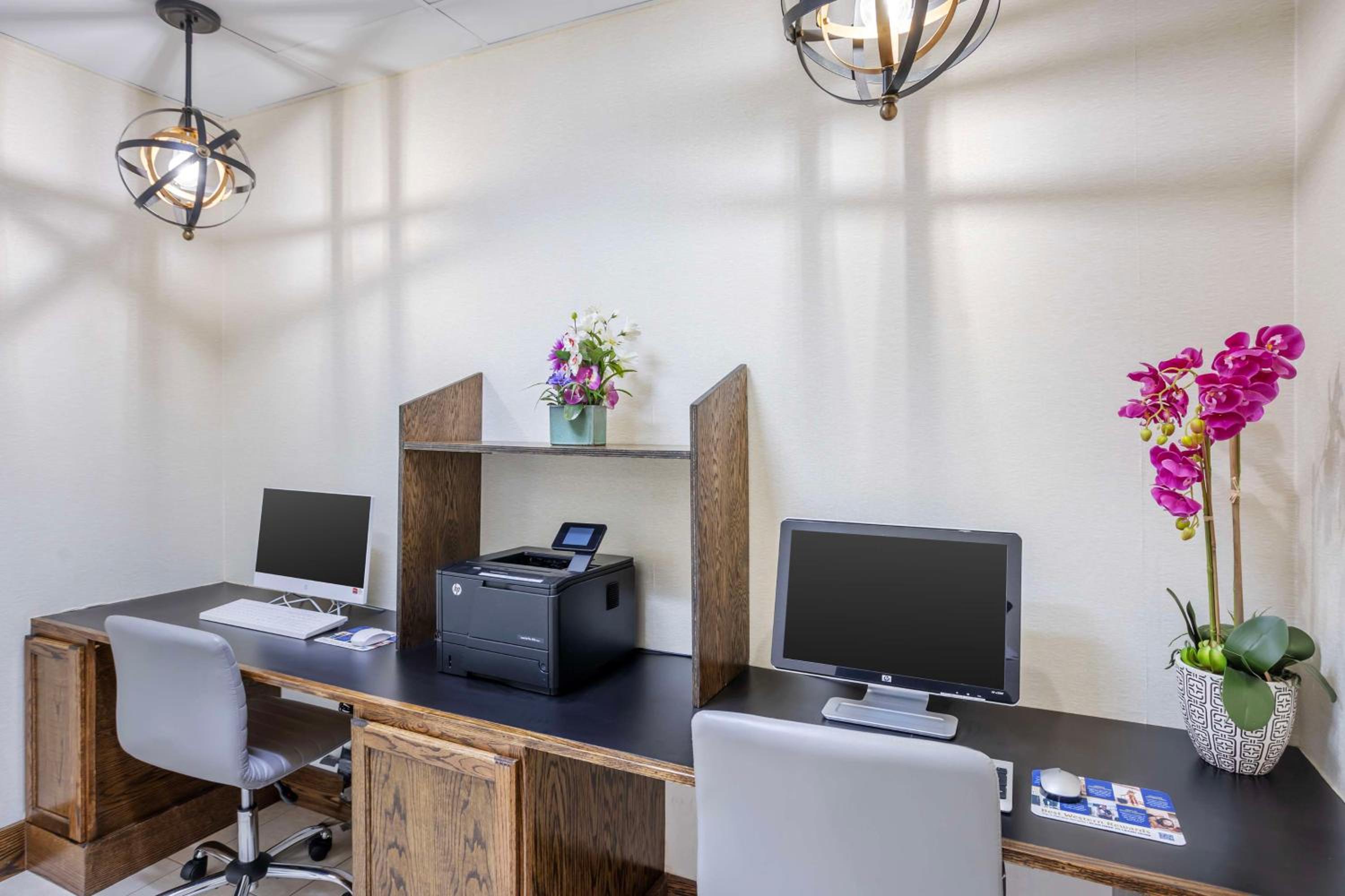 Best Western Inn at Blakeslee-Pocono - Property Image 33