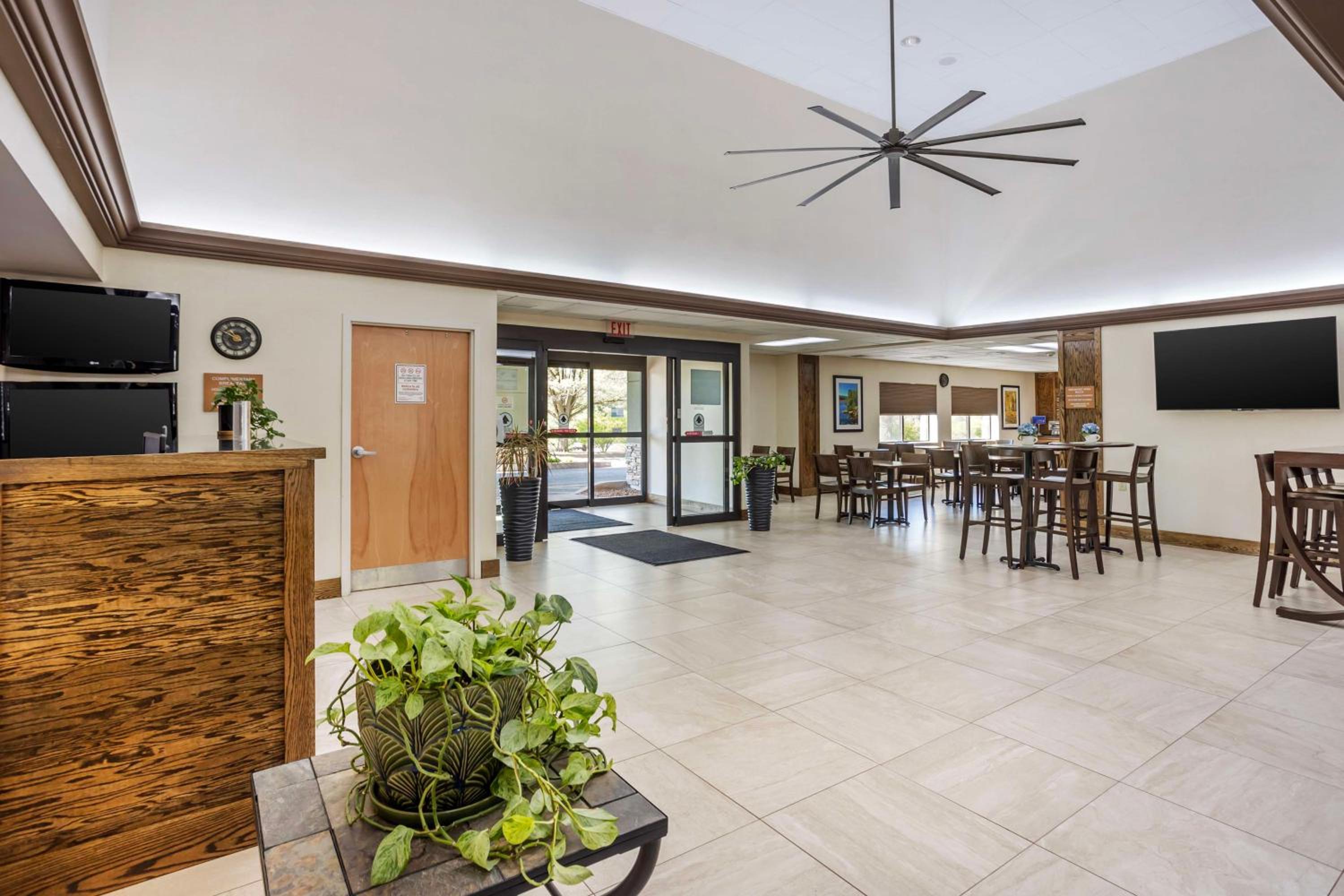 Best Western Inn at Blakeslee-Pocono - Property Image 13