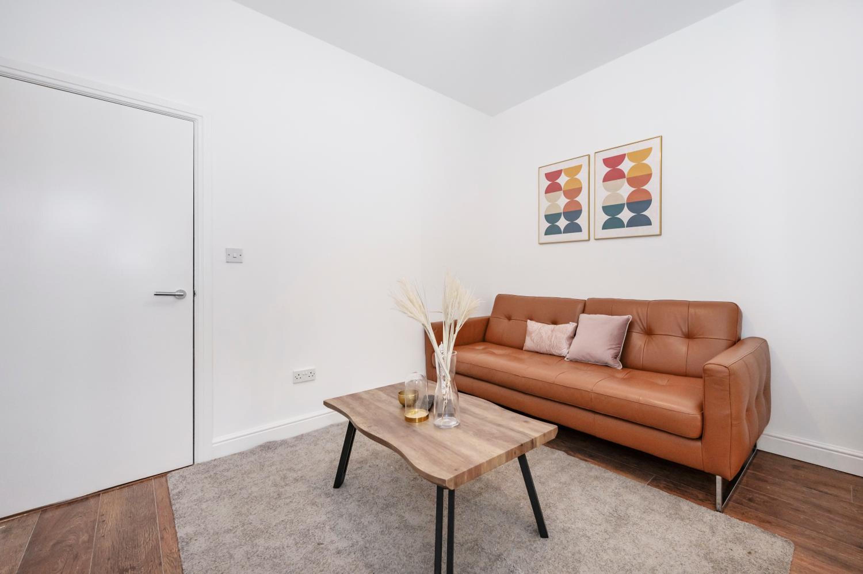 Beautiful Flat Near the Center 11 min by tube
