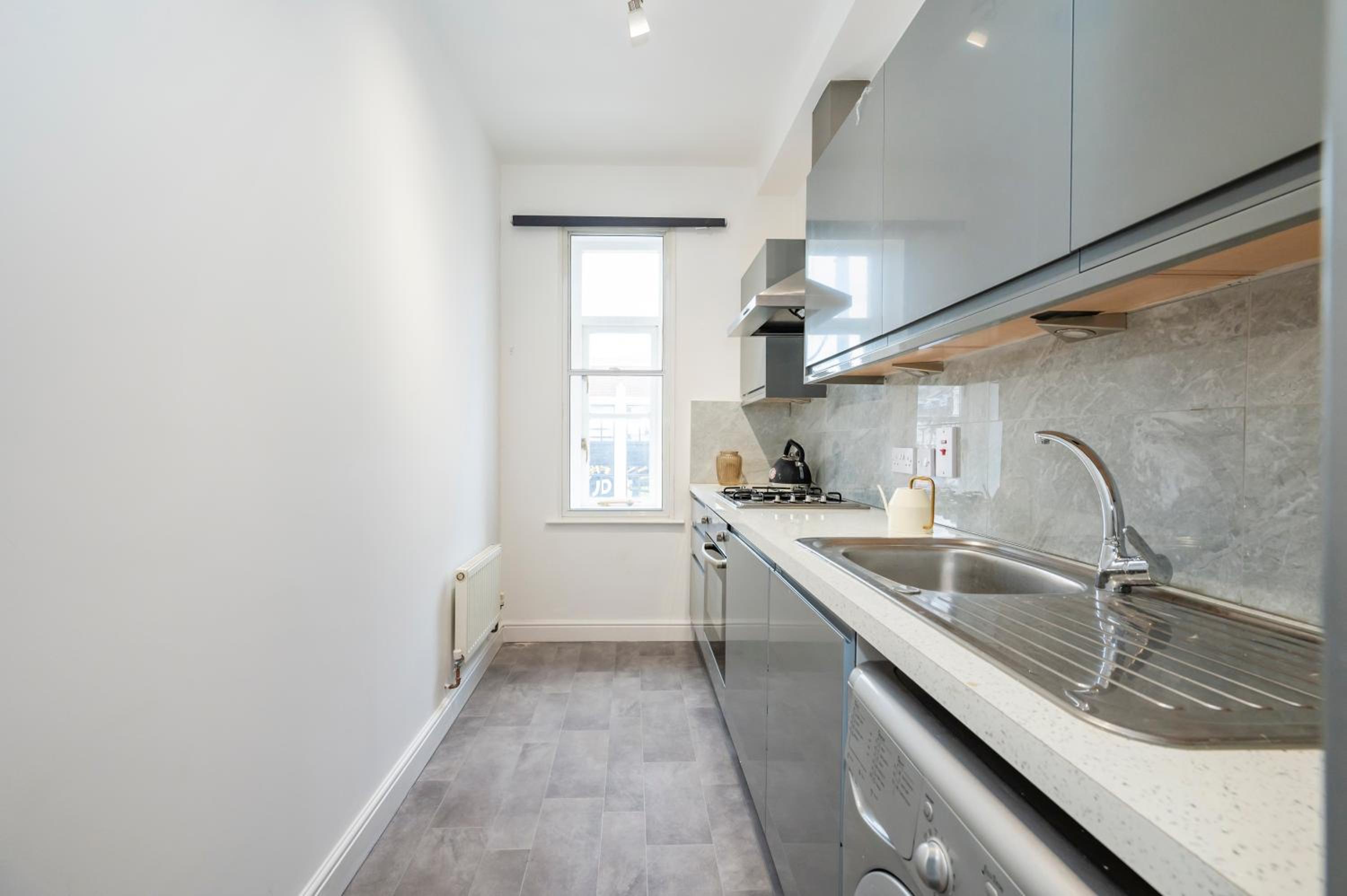 Beautiful Flat Near the Center 11 min by tube