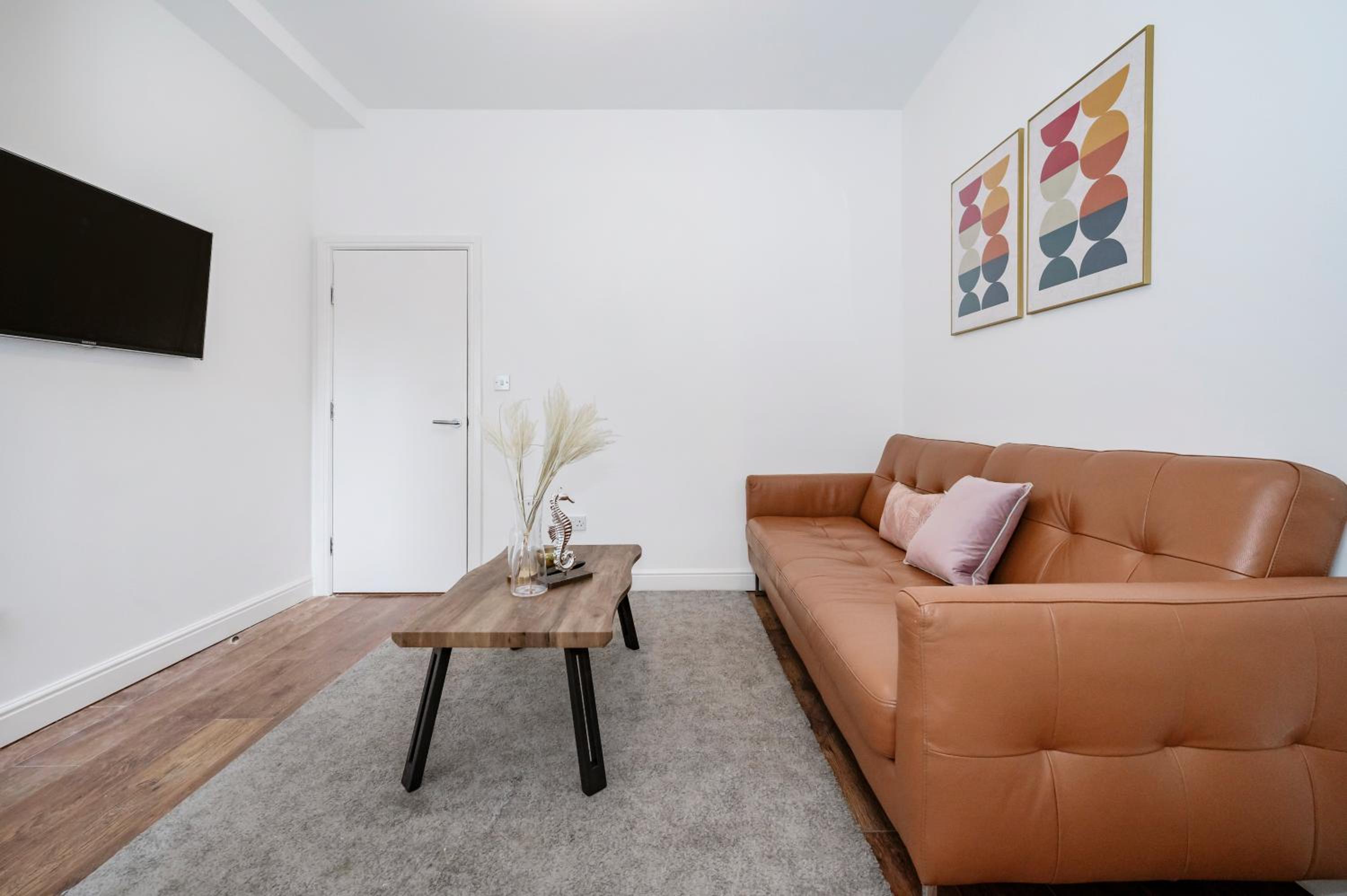 Beautiful Flat Near the Center 11 min by tube