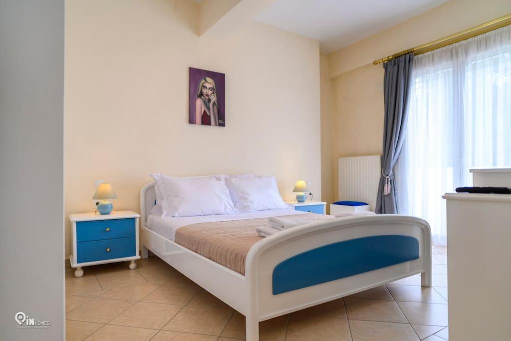 Luxury Villa King George in Nea Makri view 5