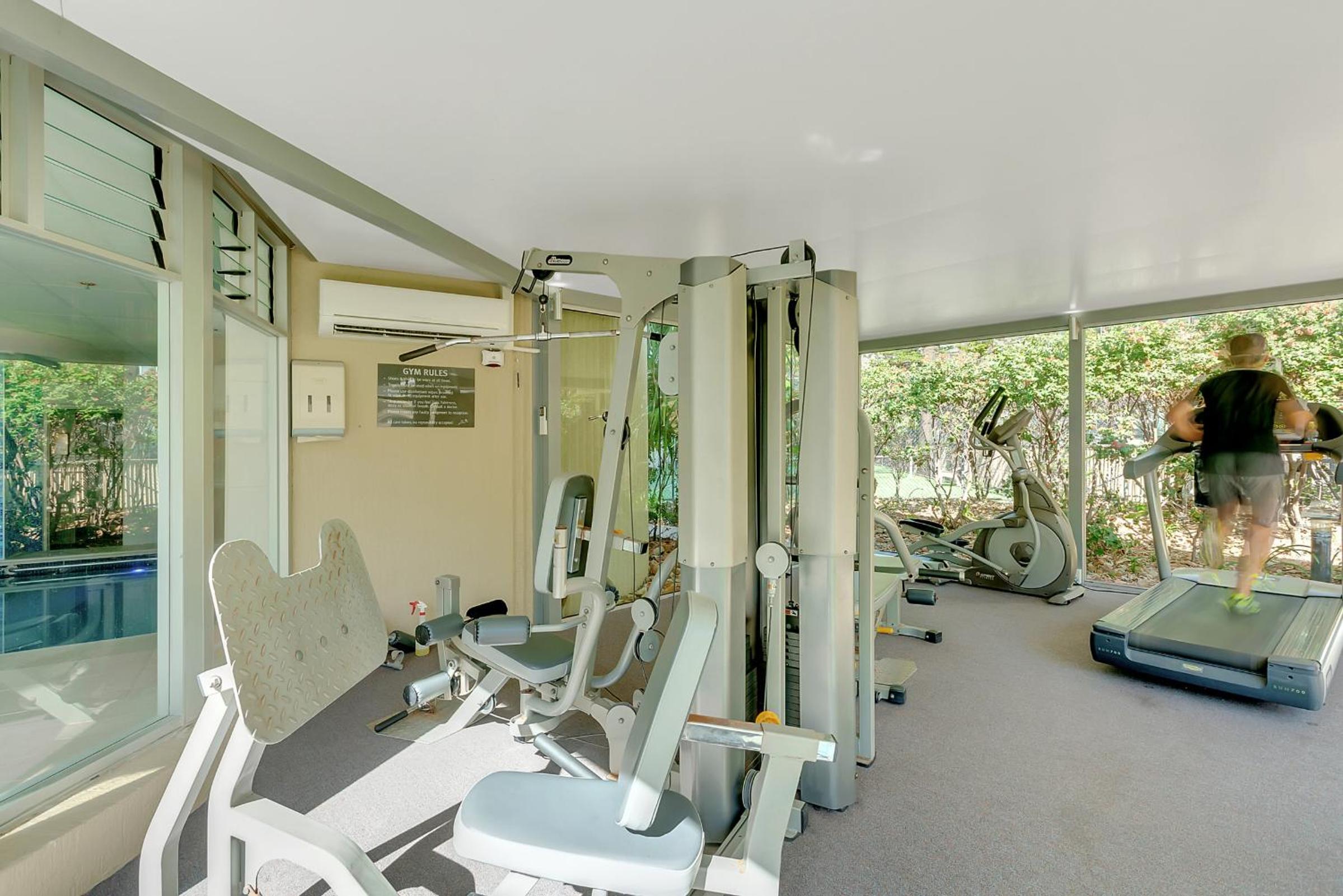 3 Bedroom OCEAN VIEW Unit at Zenith in Surfers Paradise - Q Stay