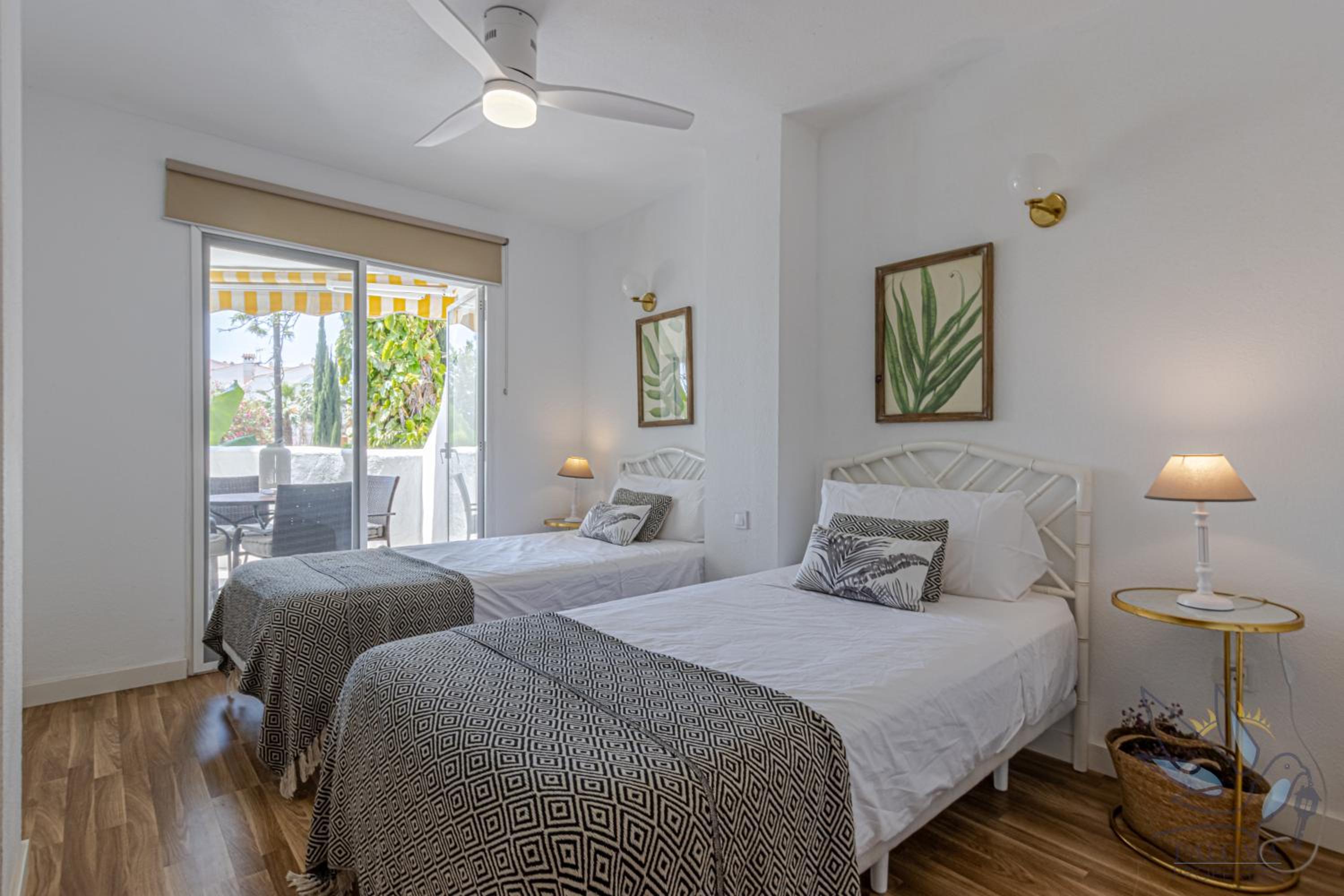 Benalgolf Lovely apartment in Benalmádena with Sea Views, Excellent WIFI connection, private Backyard with BBQ