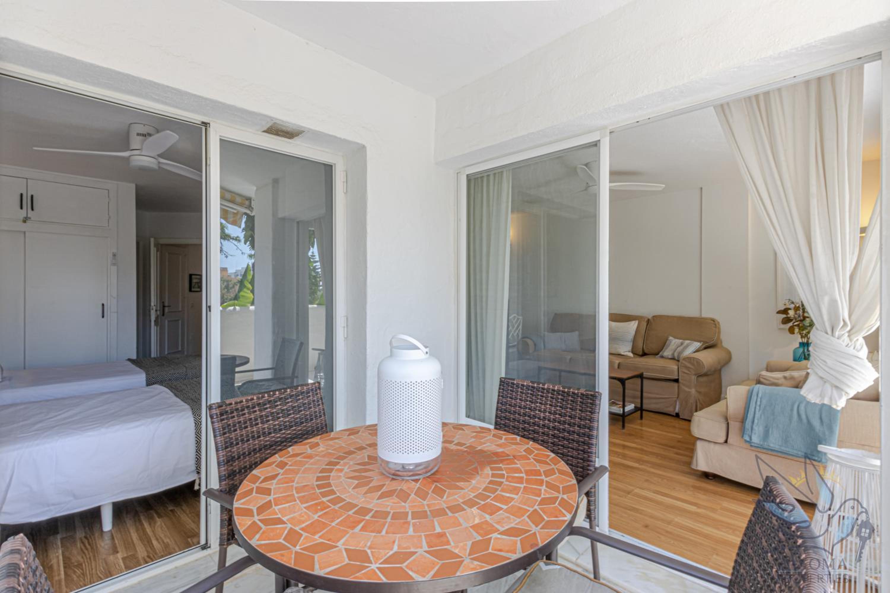 Benalgolf Lovely apartment in Benalmádena with Sea Views, Excellent WIFI connection, private Backyard with BBQ