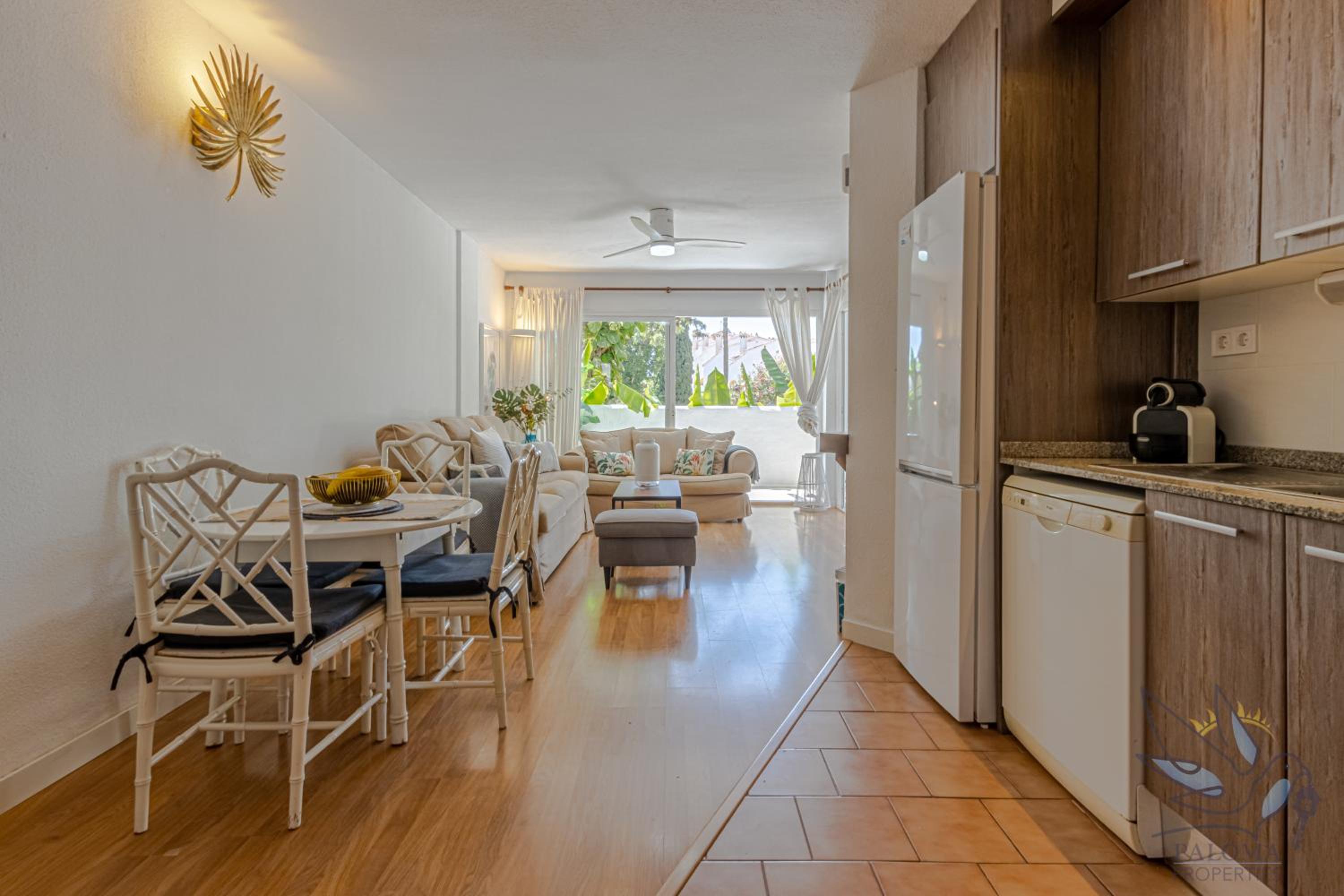 Benalgolf Lovely apartment in Benalmádena with Sea Views, Excellent WIFI connection, private Backyard with BBQ