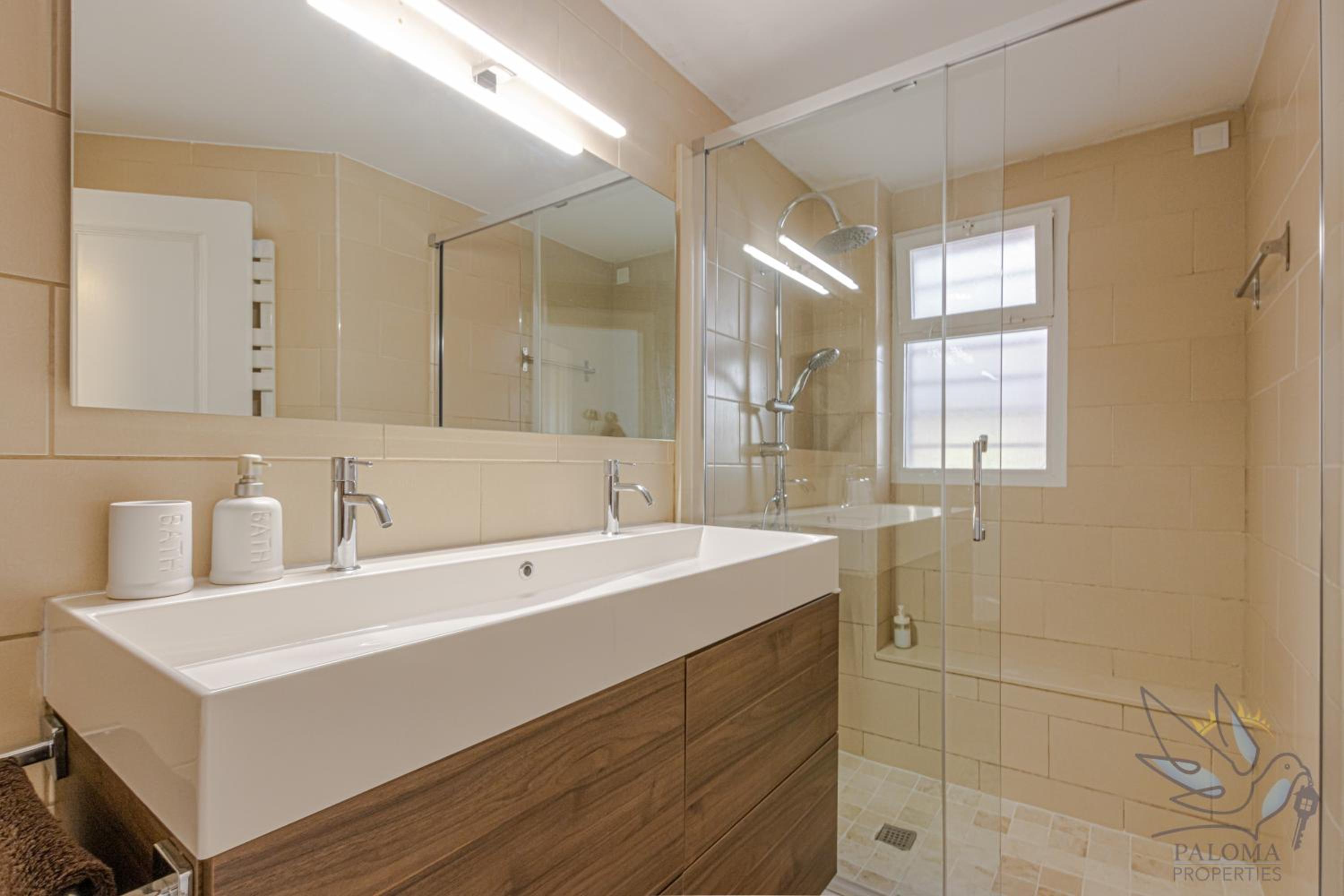 Benalgolf Lovely apartment in Benalmádena with Sea Views, Excellent WIFI connection, private Backyard with BBQ